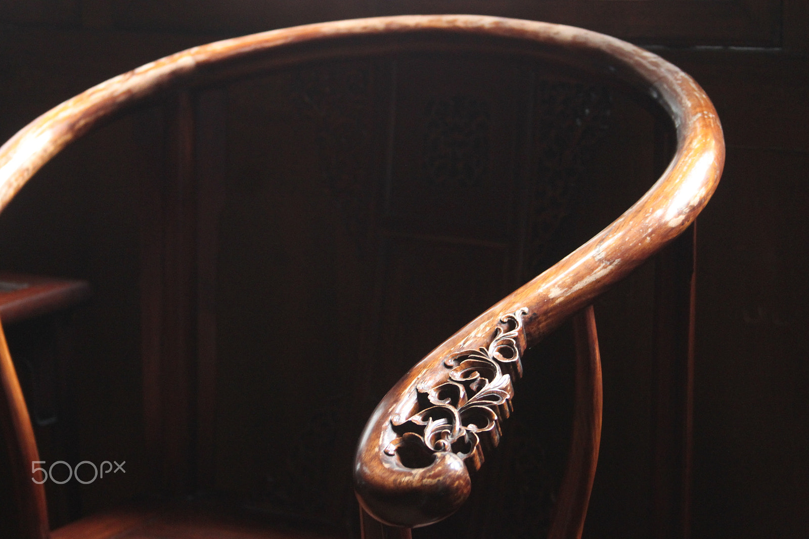 Canon EF 28-135mm F3.5-5.6 IS USM sample photo. Traditional chinese armchair photography