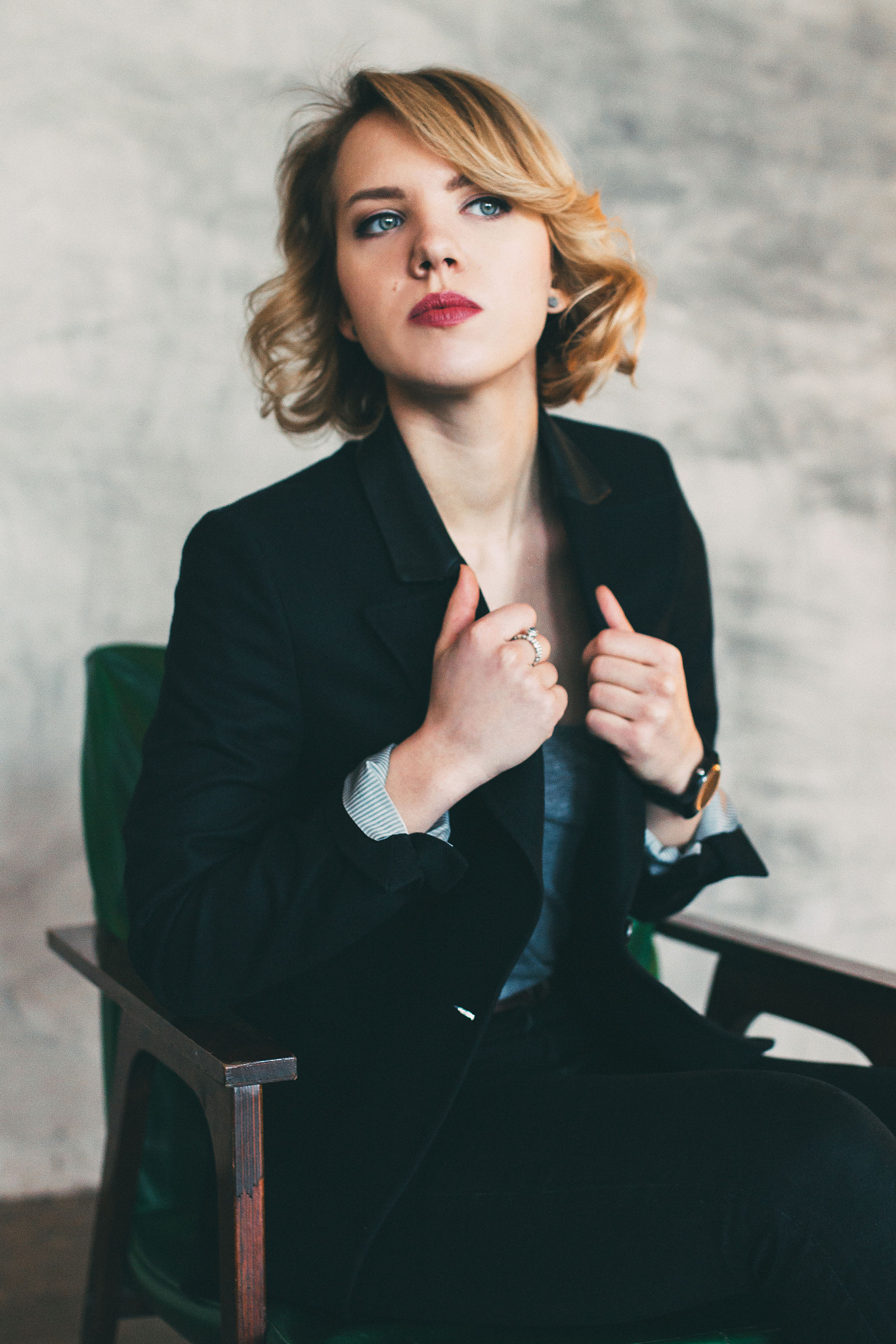 Nikon D3100 + Sigma 35mm F1.4 DG HSM Art sample photo. Business  woman photography