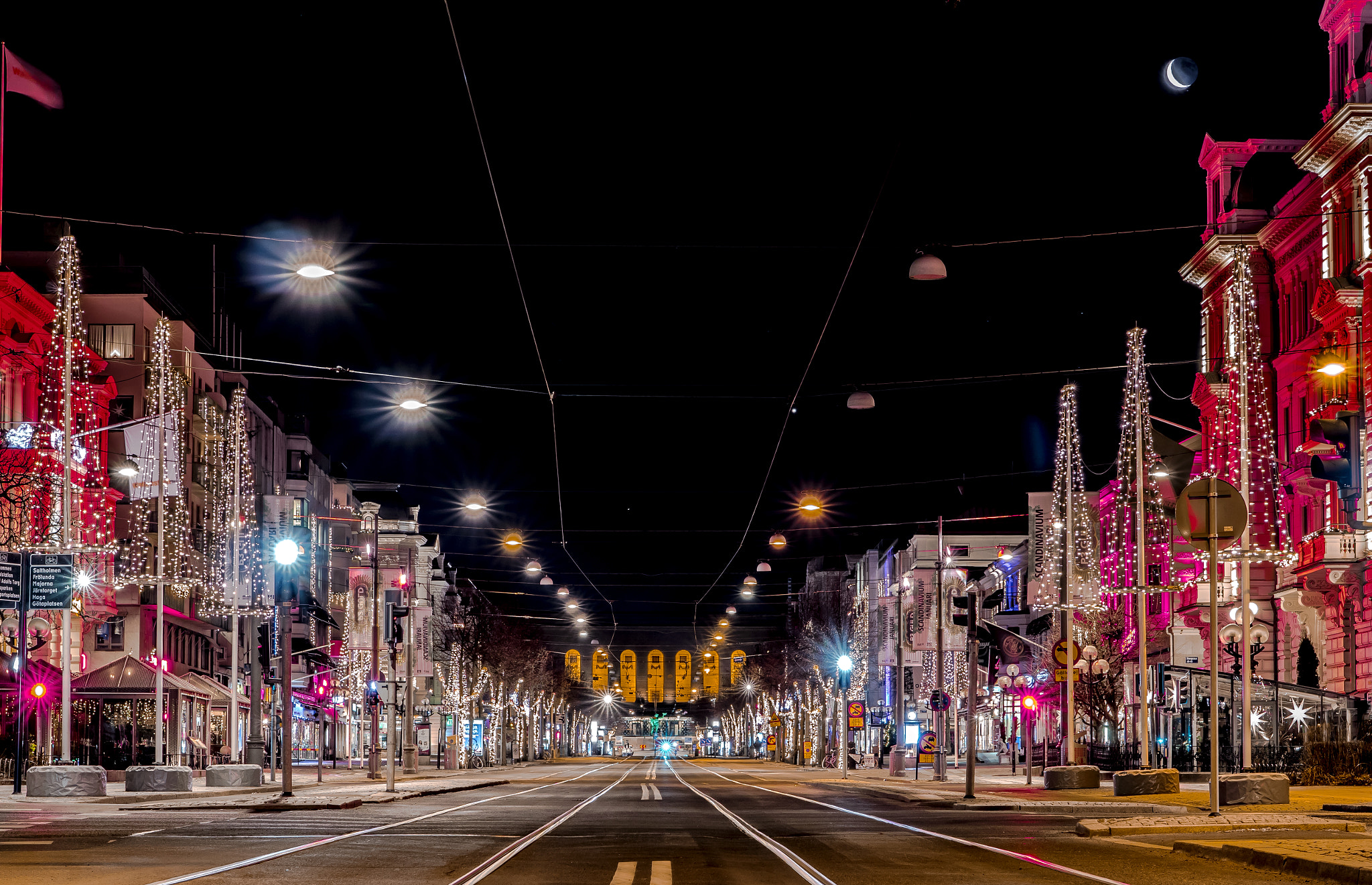 Panasonic Leica DG Nocticron 42.5mm F1.2 ASPH OIS sample photo. Aveny of gothenburg photography