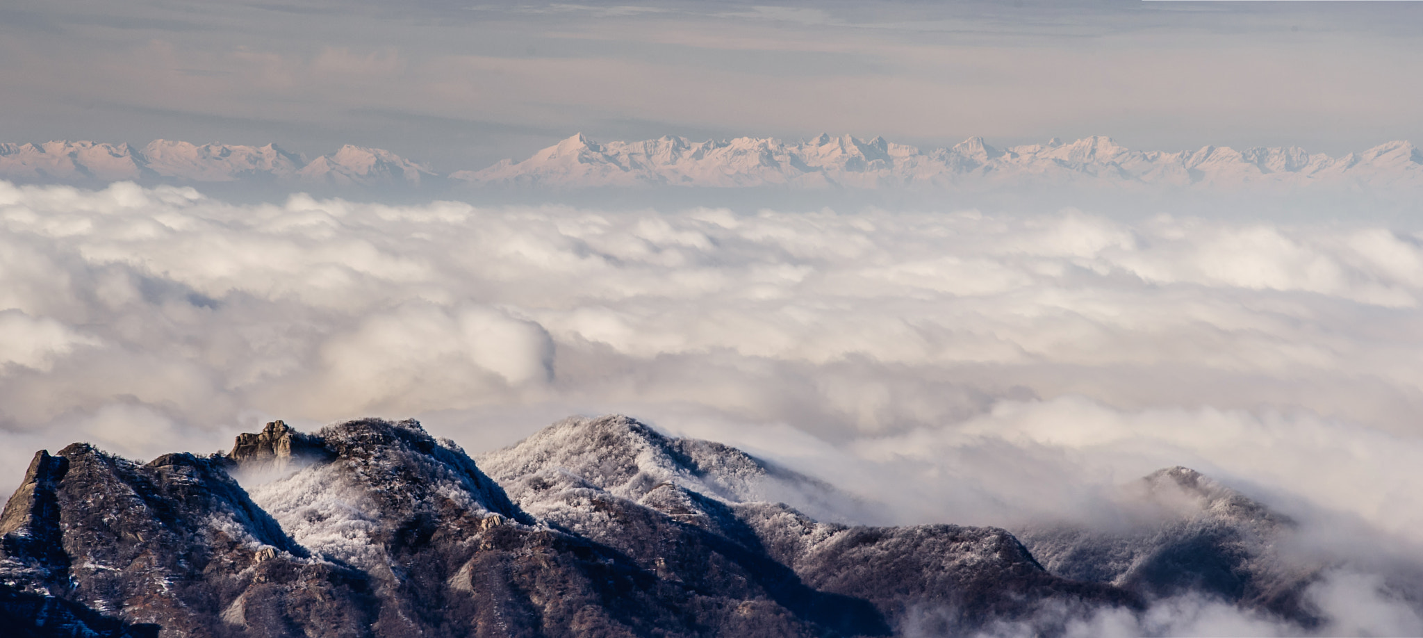 Nikon D700 + AF Nikkor 70-210mm f/4-5.6 sample photo. From reopasso to alps photography