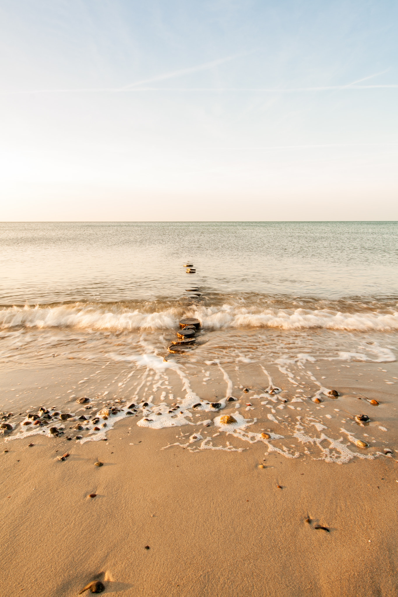 Canon EF-S 10-18mm F4.5–5.6 IS STM sample photo. Wavebreaker | ahrenshoop, germany photography
