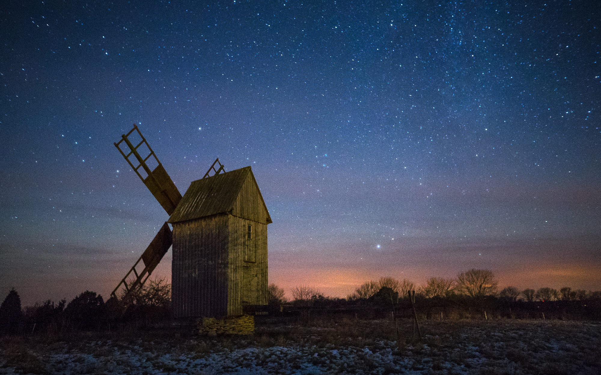Sony a7 + Sony E 16mm F2.8 sample photo. Väderkvarn photography