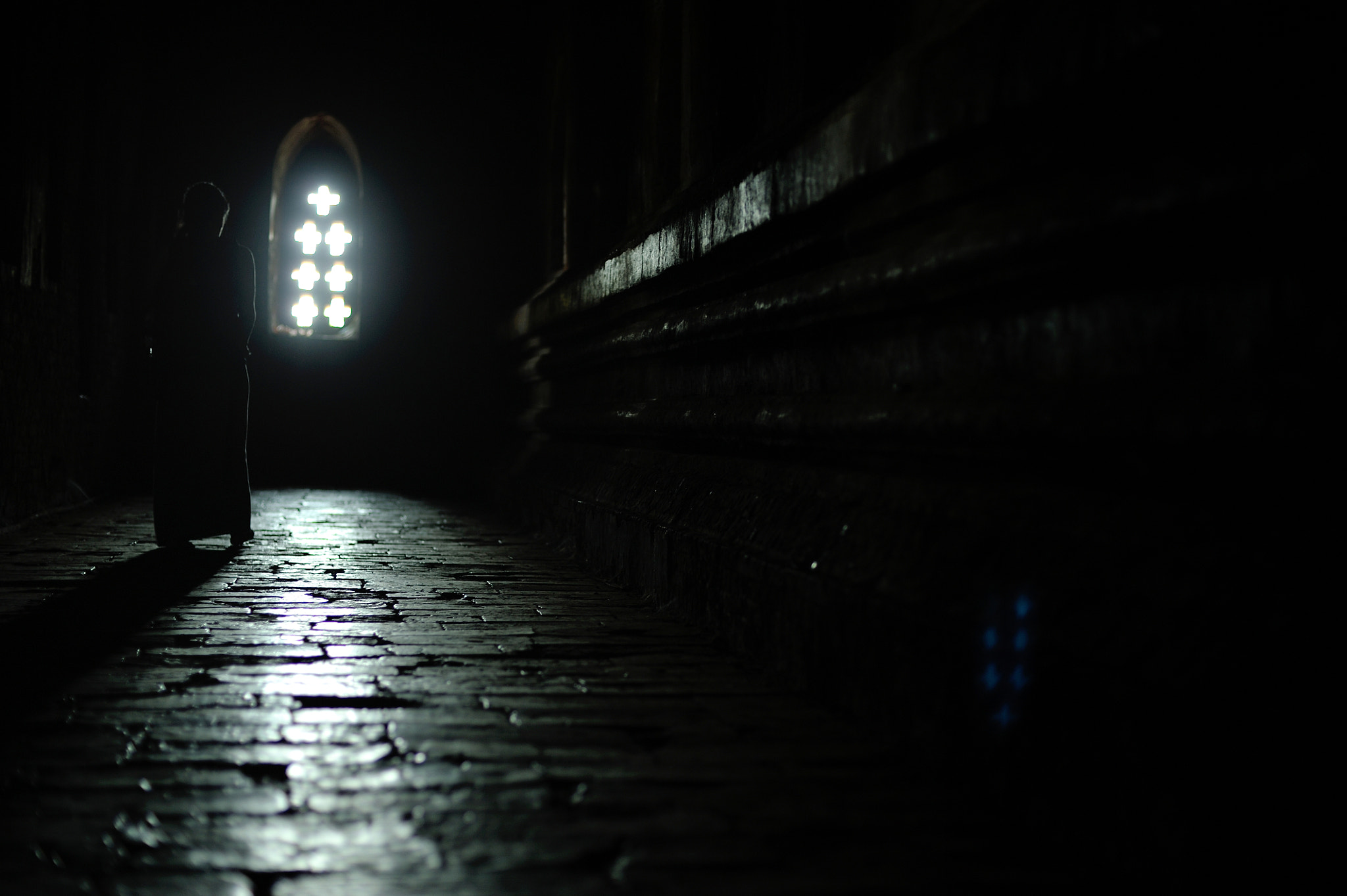 Nikon D700 + Voigtlander Nokton 58mm F1.4 SLII sample photo. A faint light photography