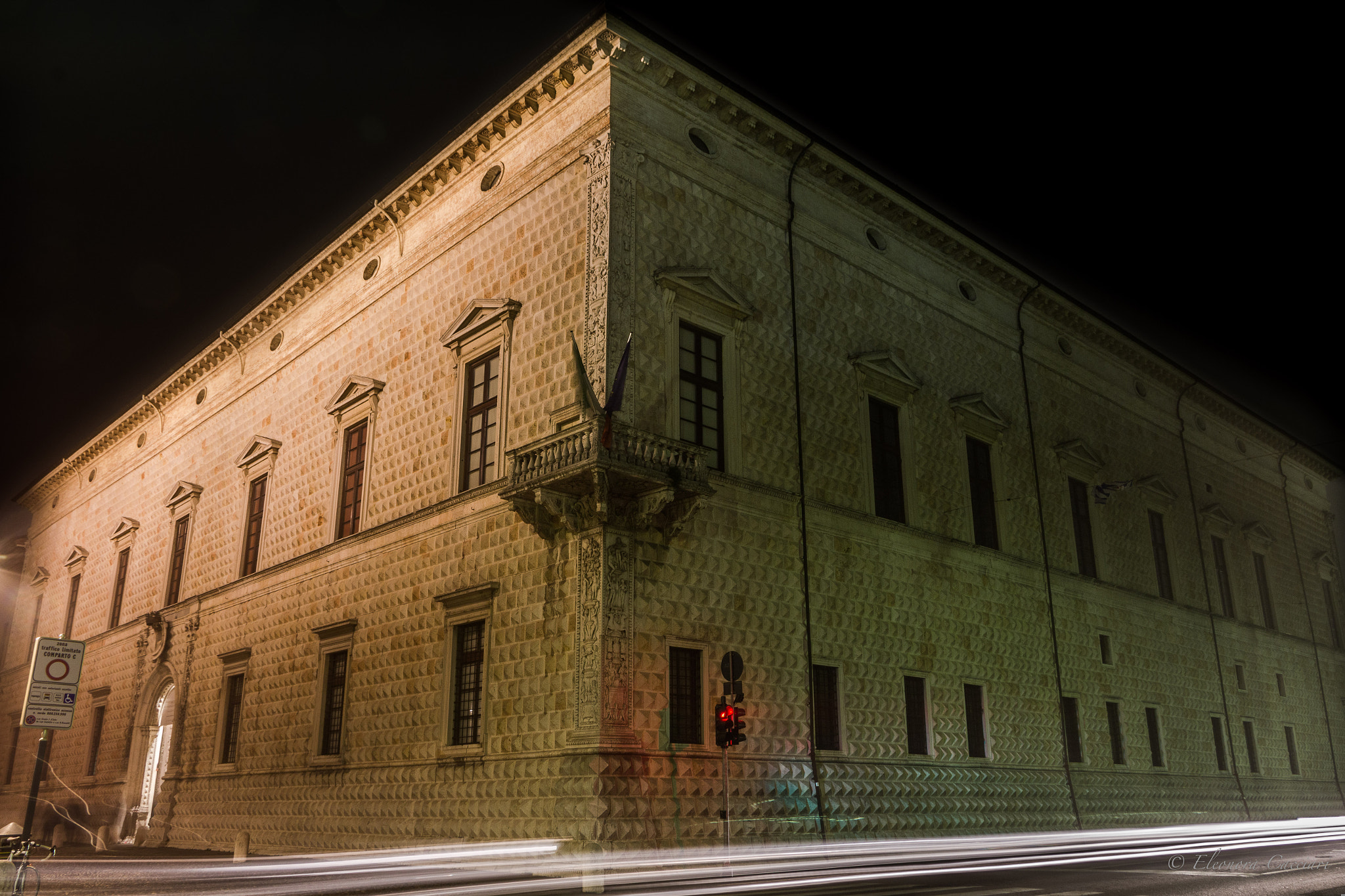 Canon EOS 1200D (EOS Rebel T5 / EOS Kiss X70 / EOS Hi) + Canon EF-S 18-135mm F3.5-5.6 IS STM sample photo. Palazzo dei diamanti, ferrara photography