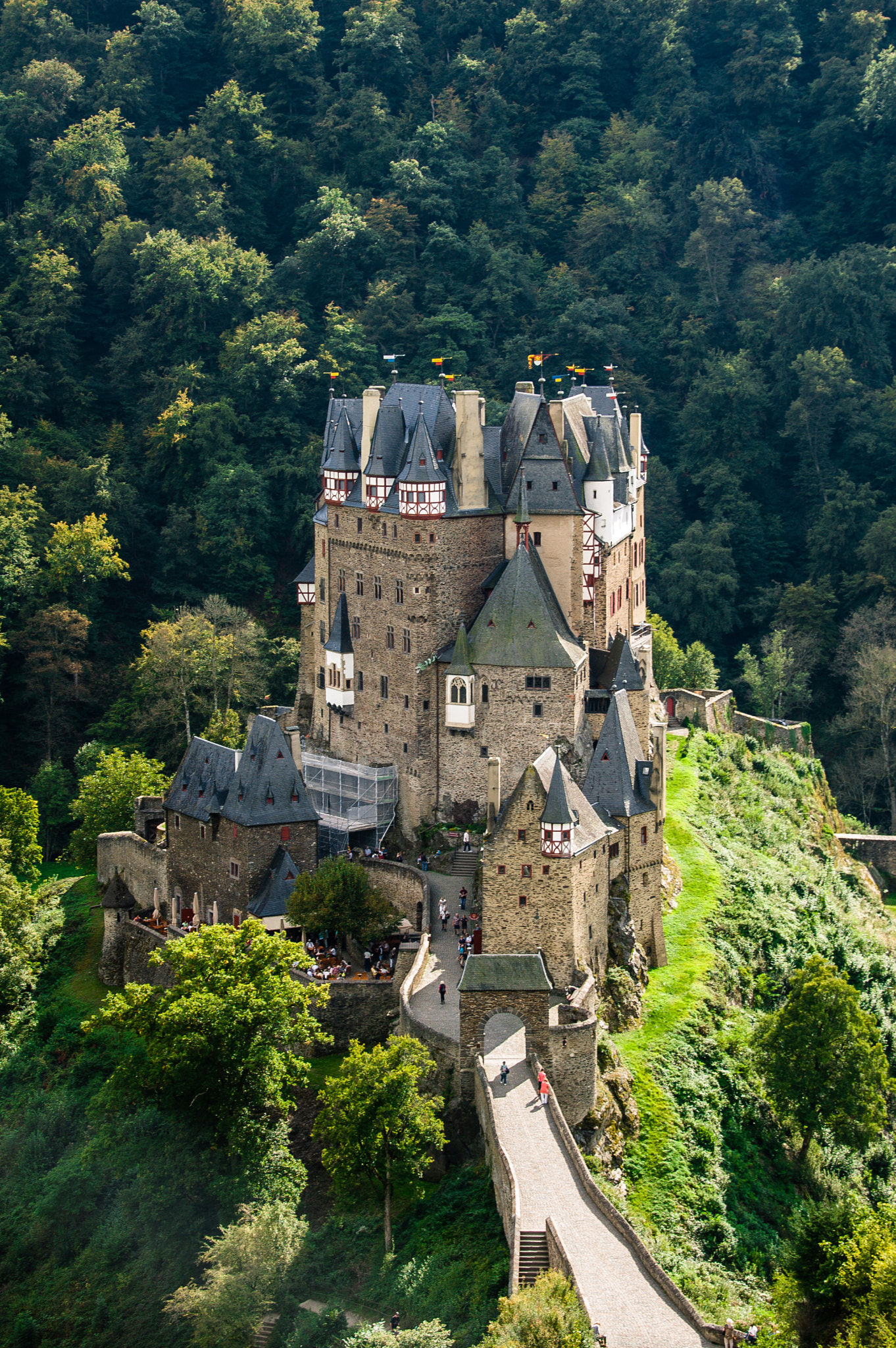 Nikon D50 sample photo. Eltz castle photography