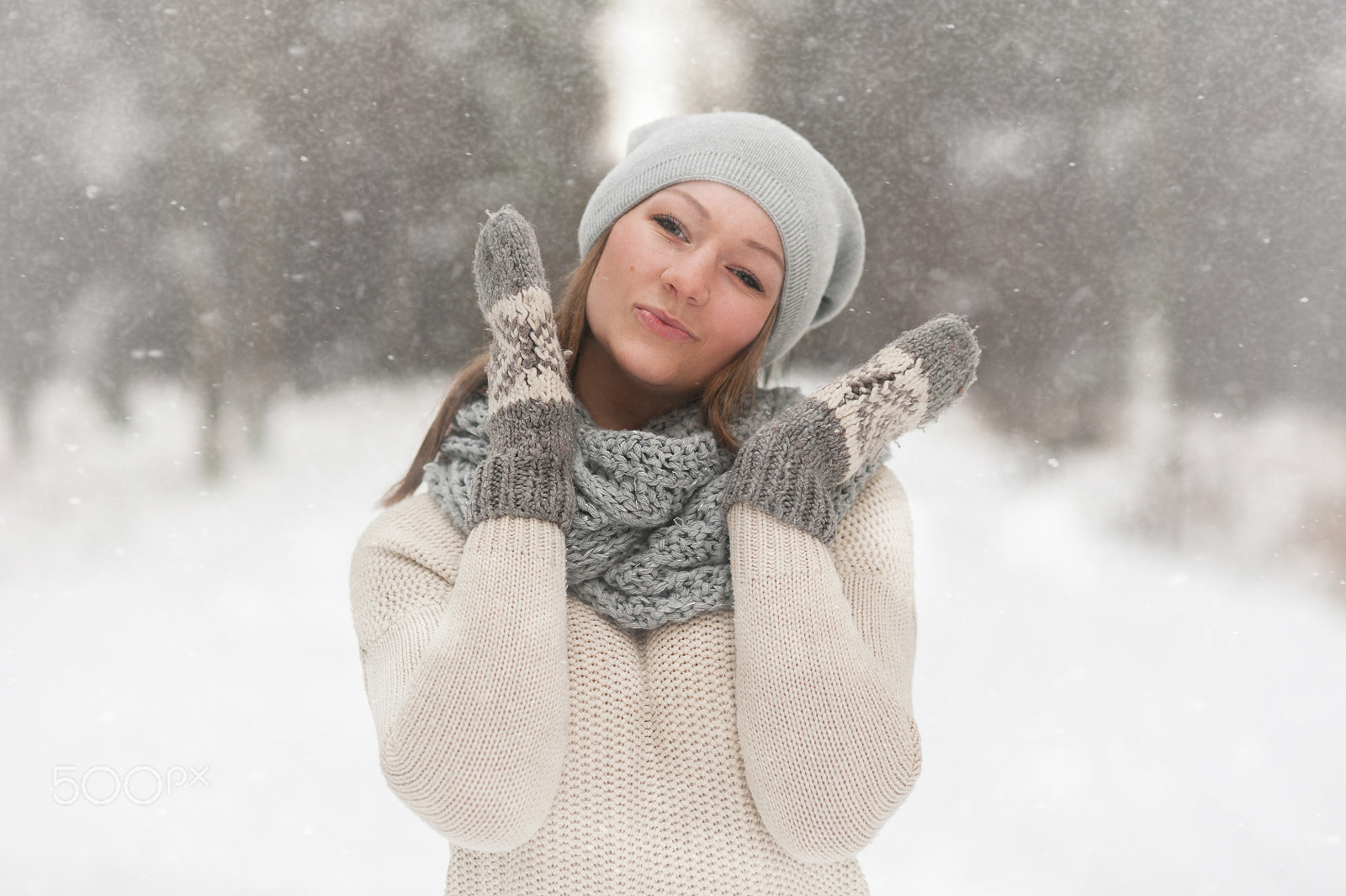 Nikon D700 + AF Nikkor 85mm f/1.8 sample photo. Snow smile photography