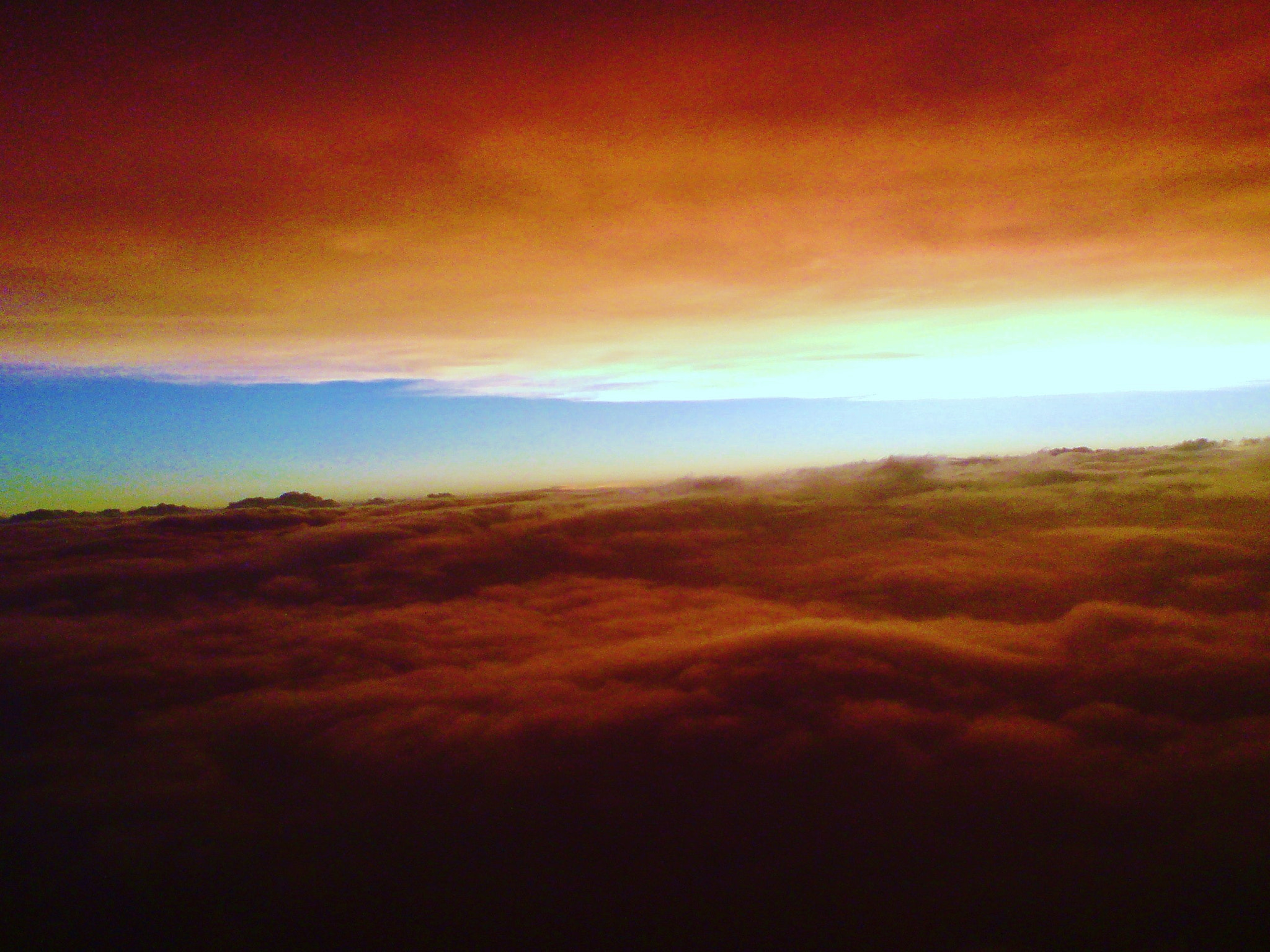 Sony Ericsson K850i sample photo. Between clouds photography