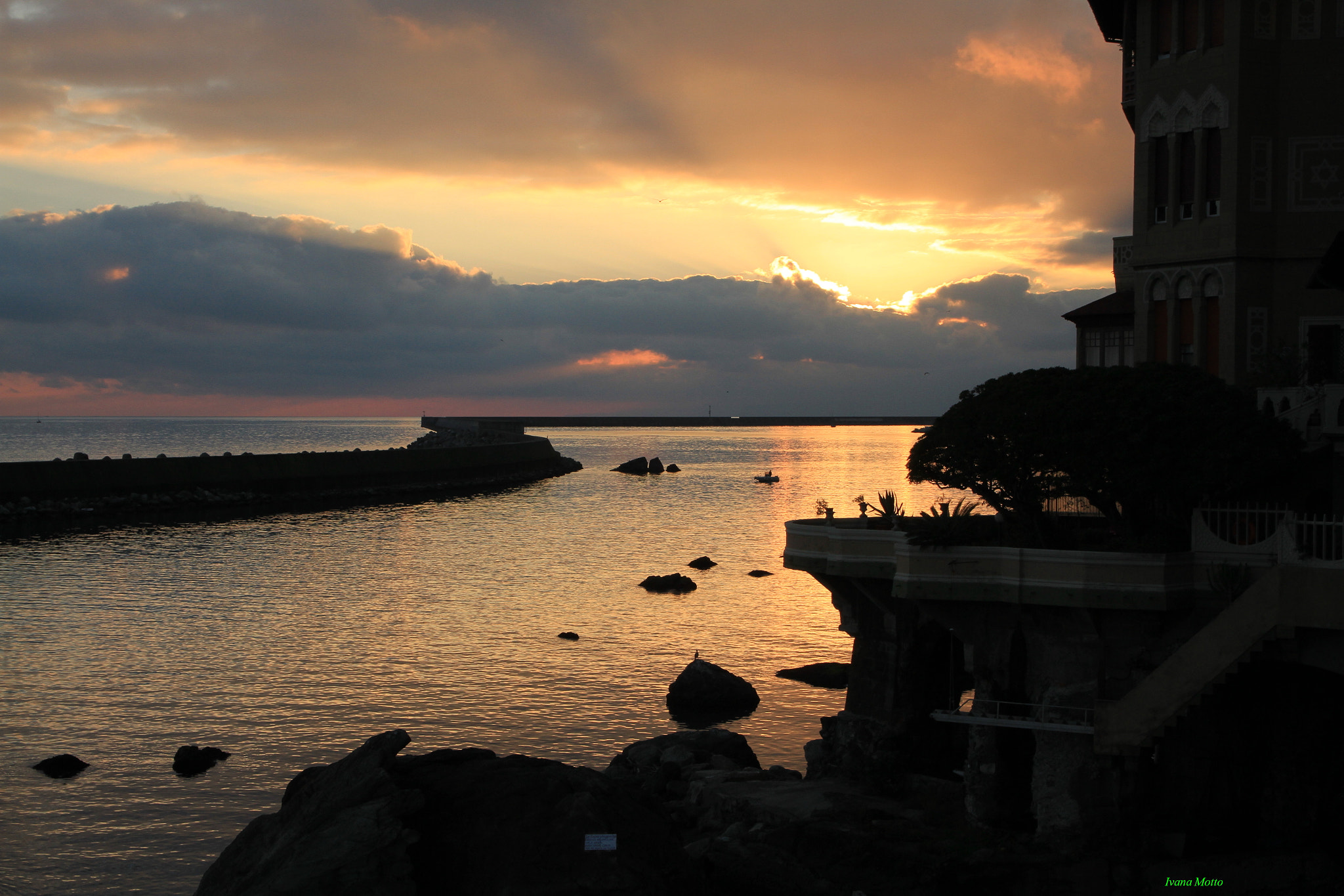 Canon 17-50mm sample photo. Genova_pegli photography