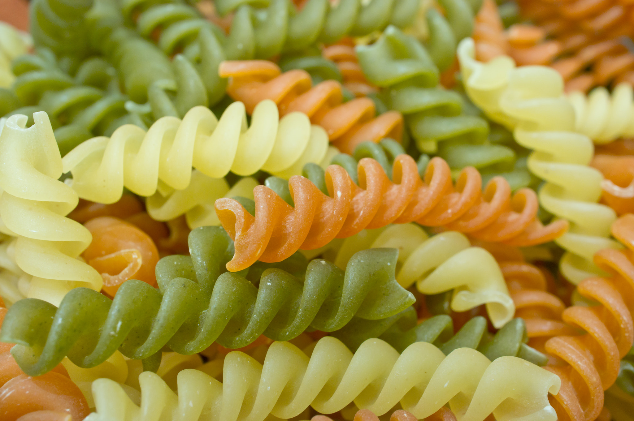 Sony Alpha NEX-5N + Sony E 30mm F3.5 Macro sample photo. Fusilli pasta photography