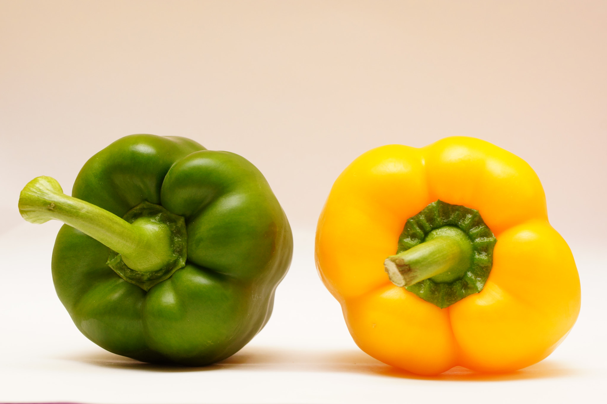 Sony SLT-A77 + Tamron Lens (255) sample photo. Green and yellow pepper photography