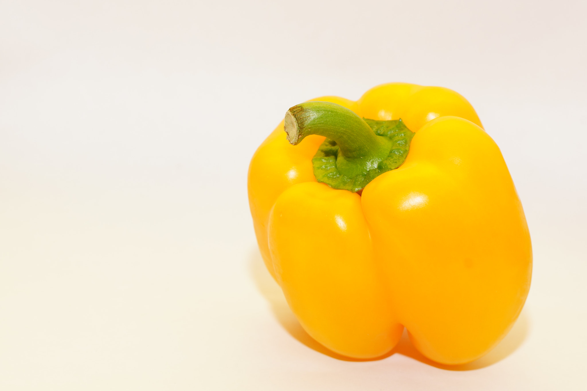 Sony SLT-A77 + Tamron Lens (255) sample photo. Yellow pepper photography