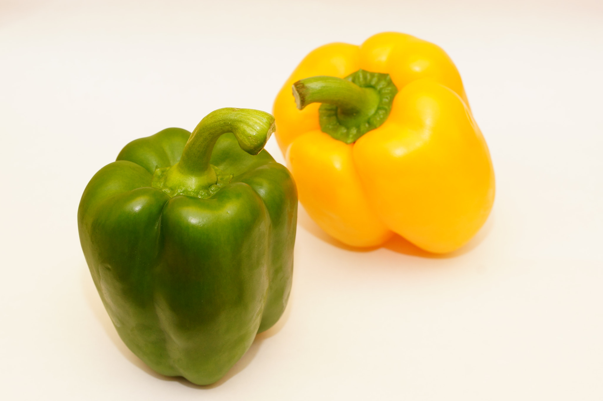 Sony SLT-A77 + Tamron Lens (255) sample photo. Green and yellow pepper photography