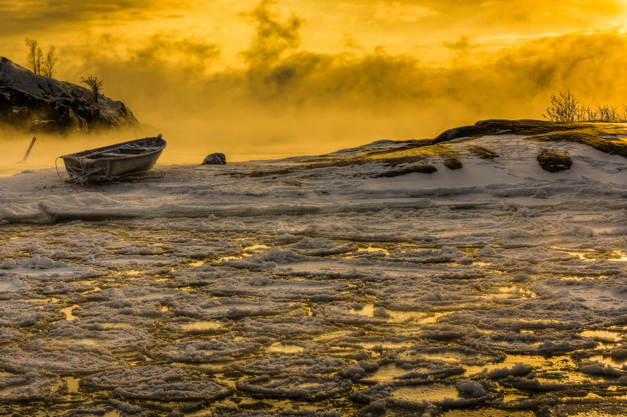 Sigma 17-70mm F2.8-4 DC Macro OS HSM | C sample photo. Sea smoke photography