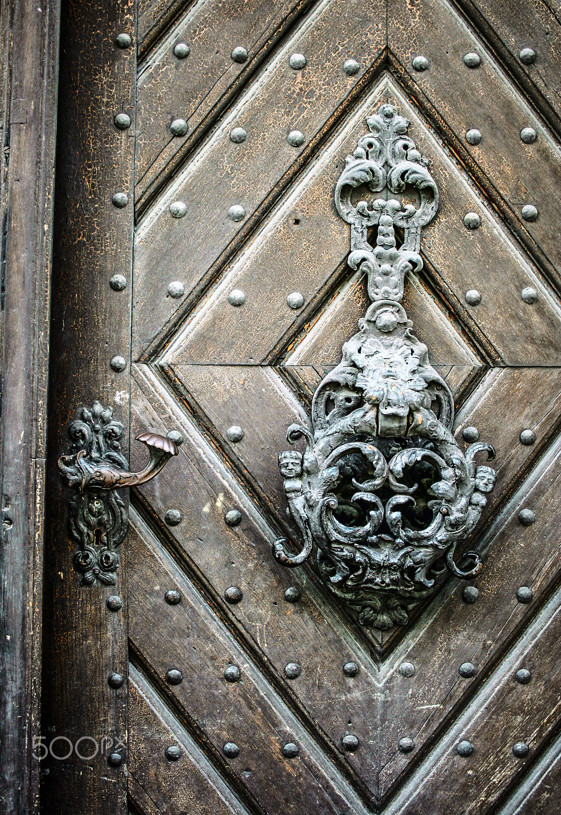 Canon EF 35-70mm f/3.5-4.5 sample photo. The old door photography