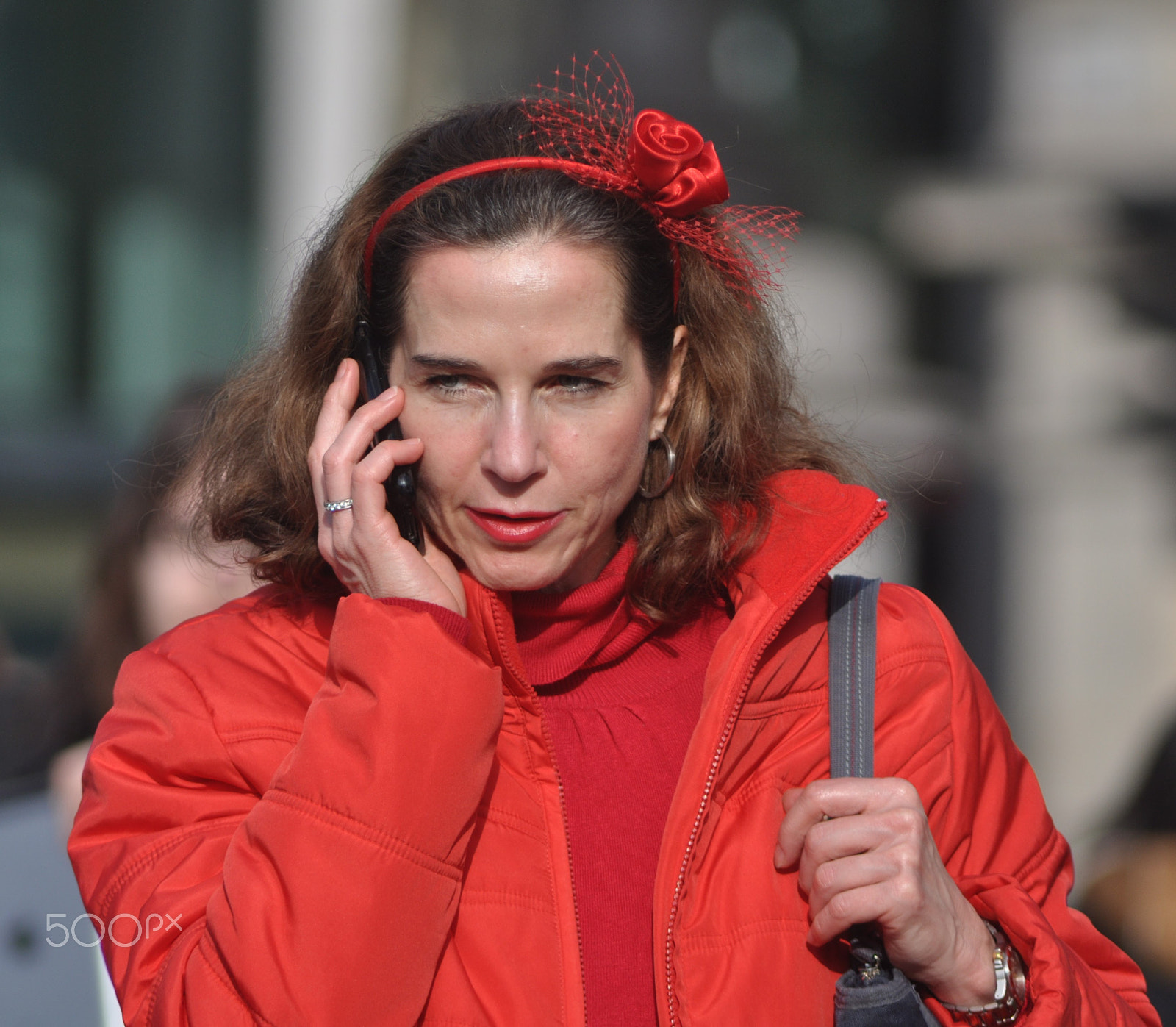 AF Zoom-Nikkor 70-300mm f/4-5.6D ED sample photo. Fashionably dressed lady photography