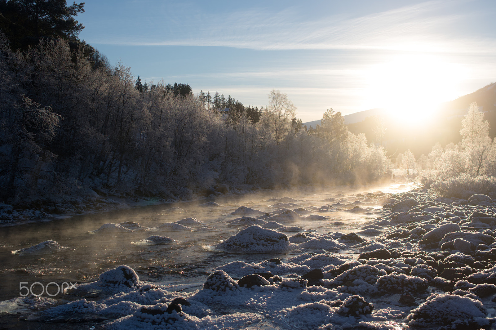 Pentax smc DA 35mm F2.8 Macro Limited sample photo. Frosty river photography