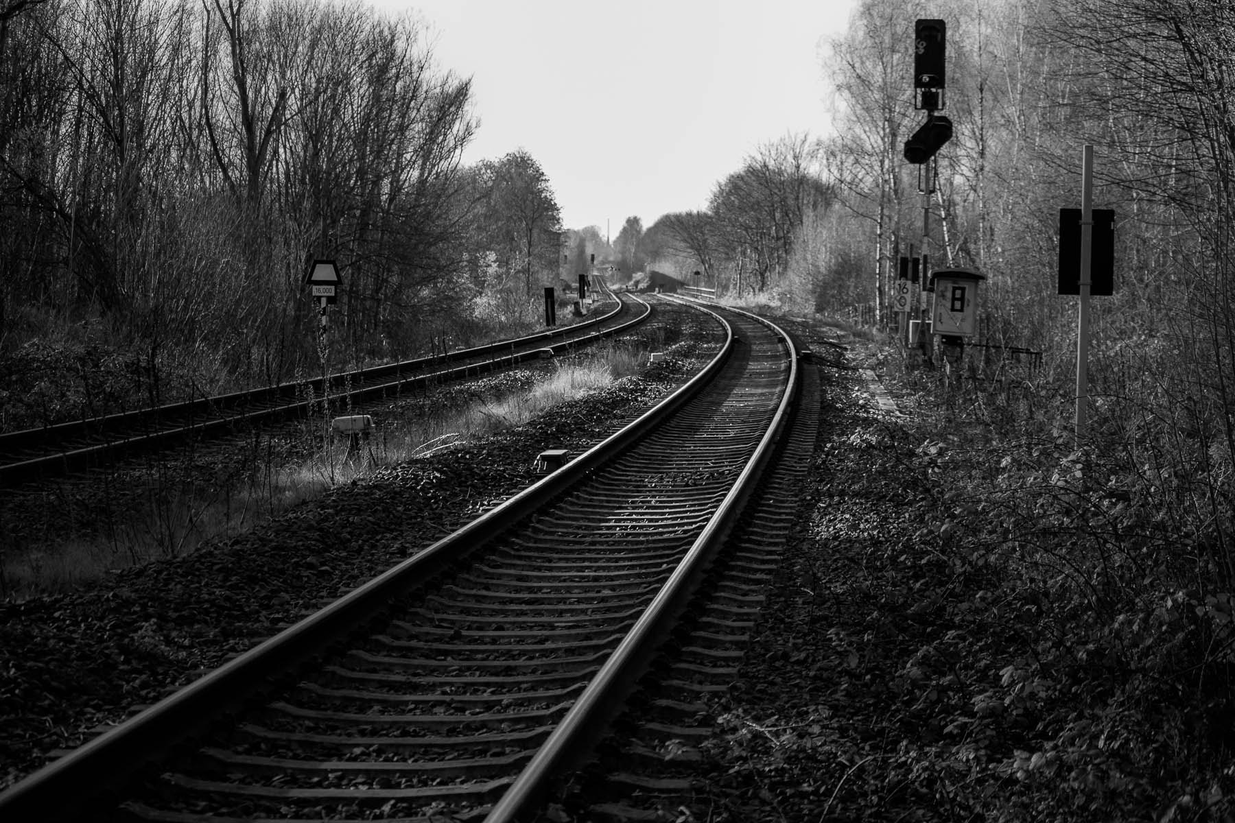 Canon EF-S 55-250mm F4-5.6 IS STM sample photo. Railroad track photography