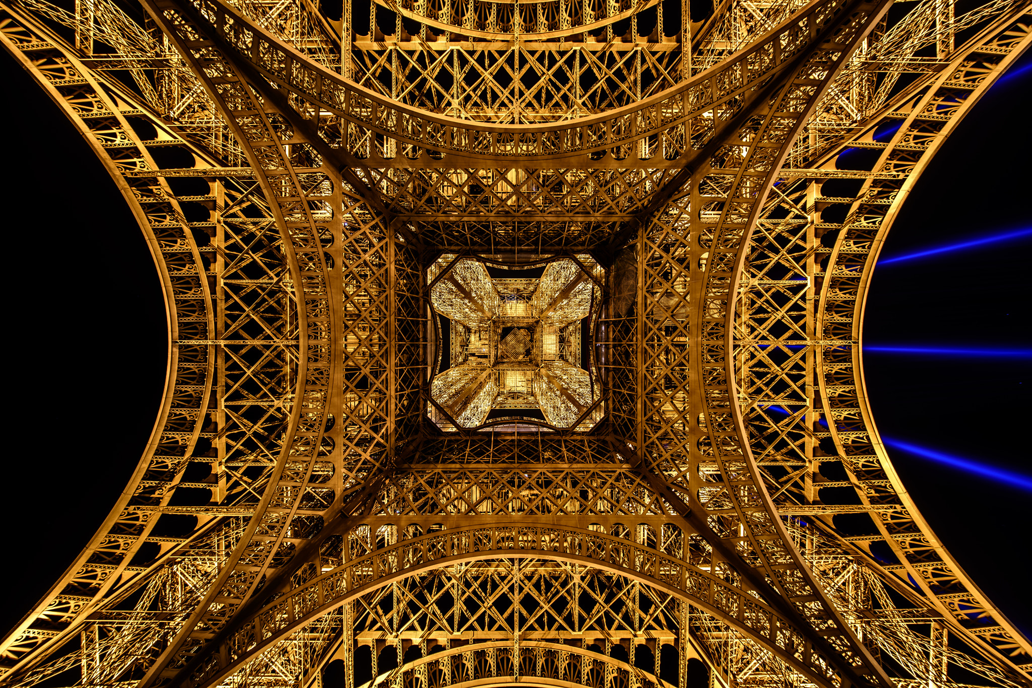 Sony a7R II + Canon EF 11-24mm F4L USM sample photo. Eiffel tower symmetries photography
