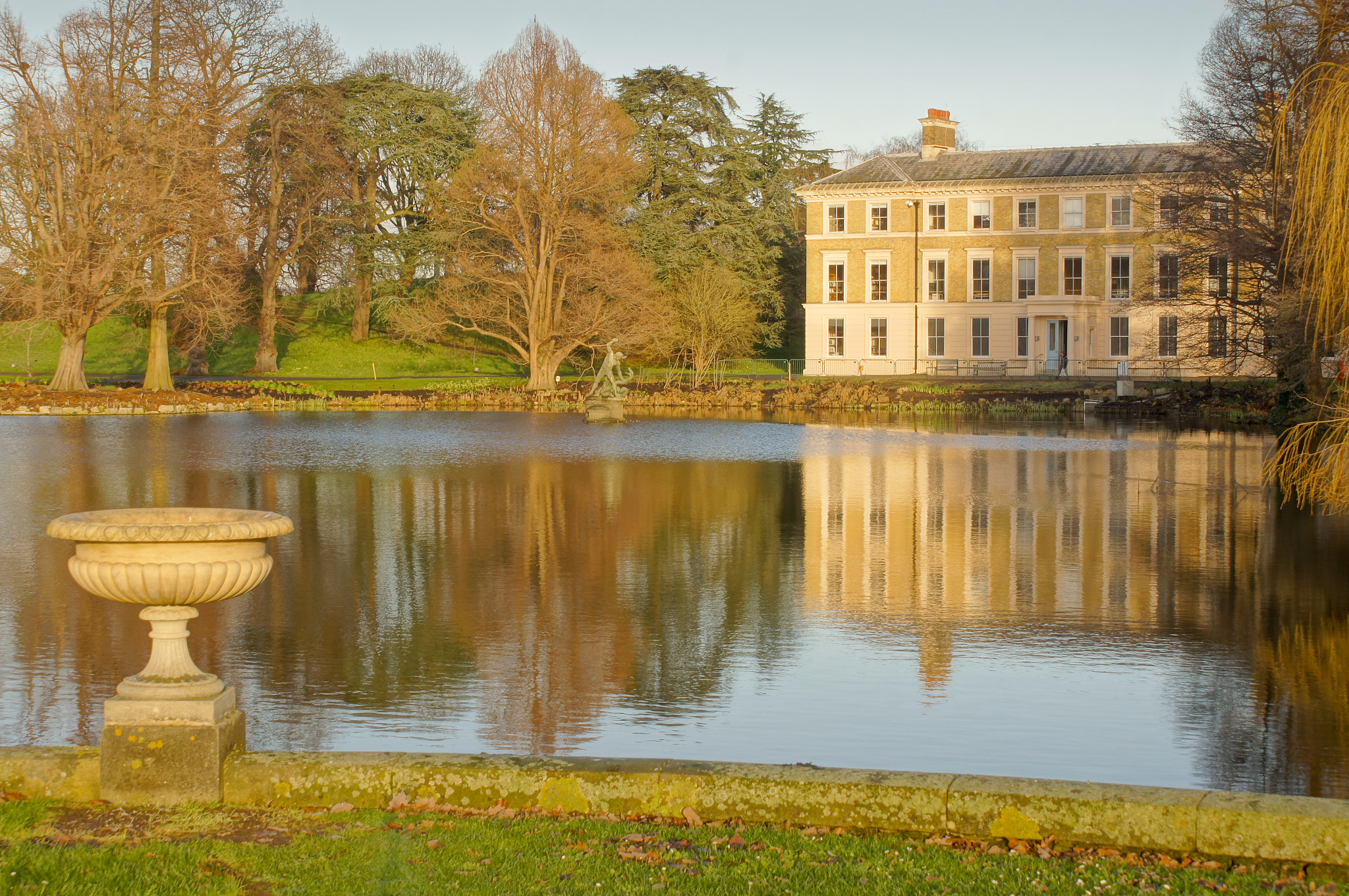 Sony SLT-A55 (SLT-A55V) sample photo. Museum no1 kew photography