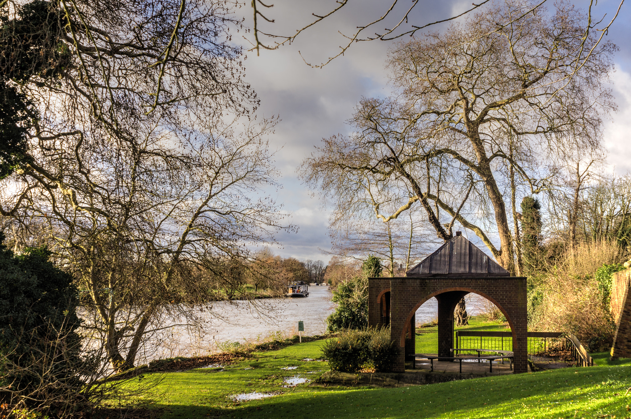 Sony SLT-A55 (SLT-A55V) sample photo. St albans after the rain photography