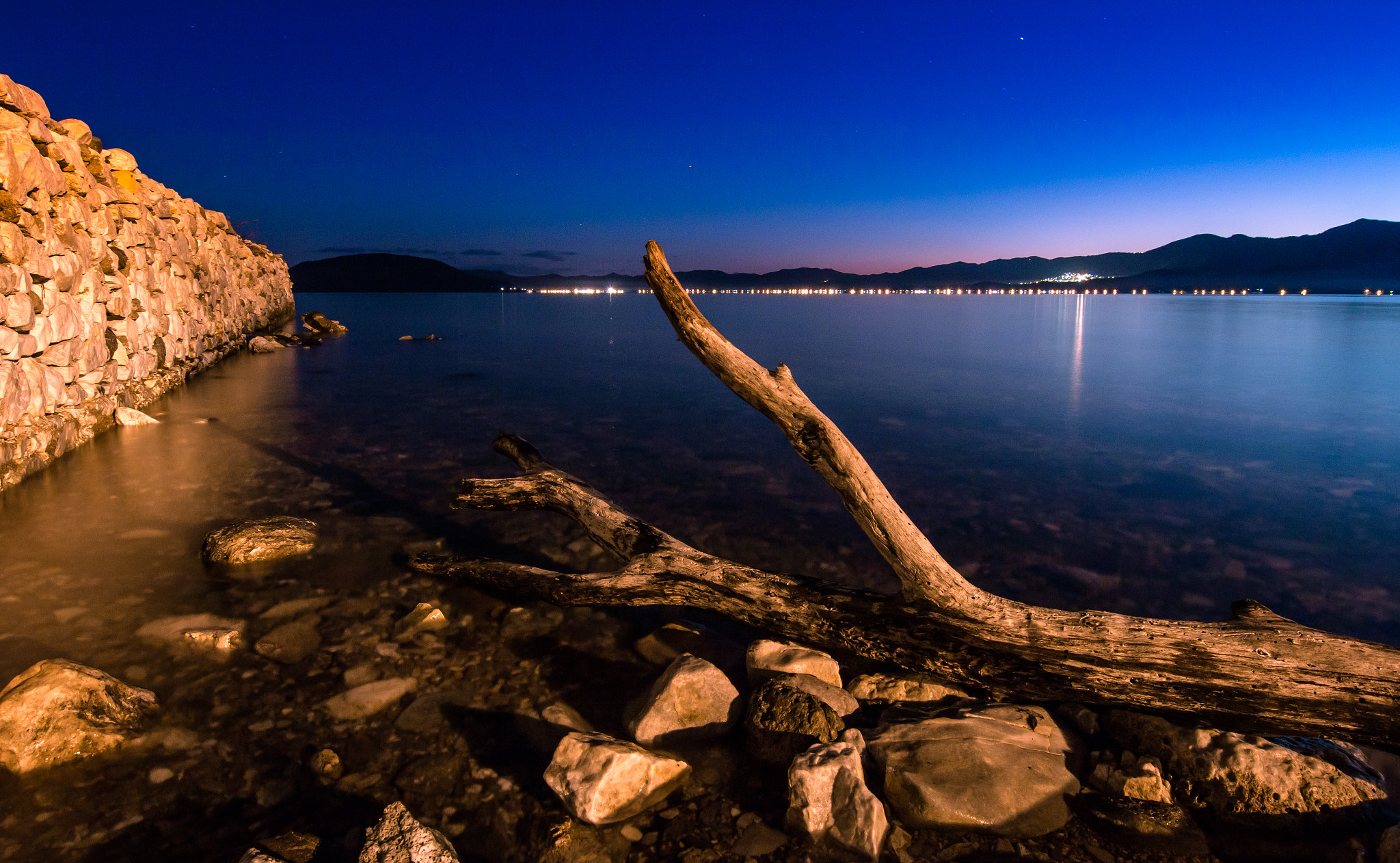 Tokina AT-X Pro 12-24mm F4 (IF) DX sample photo. Going blue photography