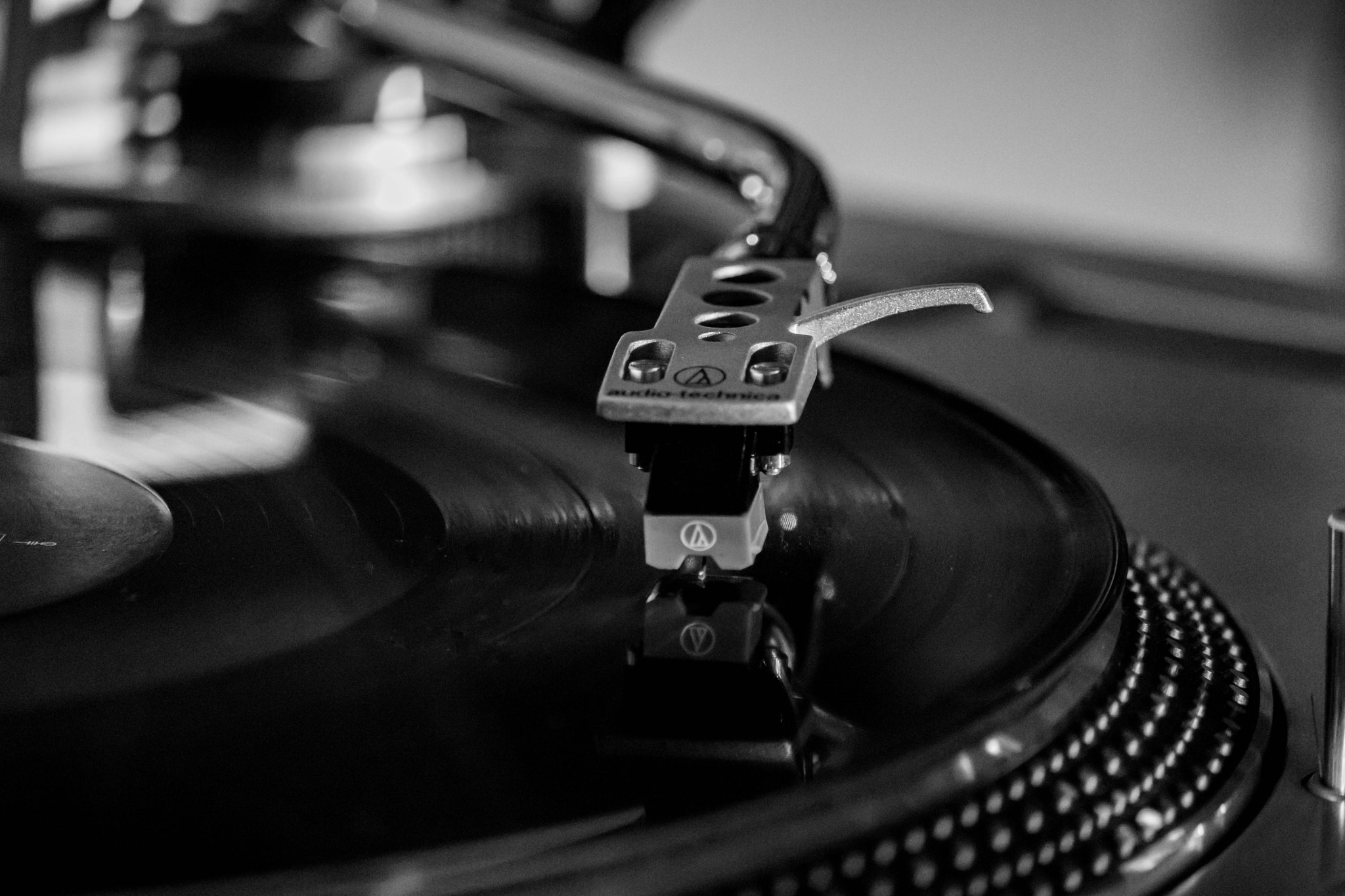 Canon EOS 750D (EOS Rebel T6i / EOS Kiss X8i) sample photo. Vinyl is back photography
