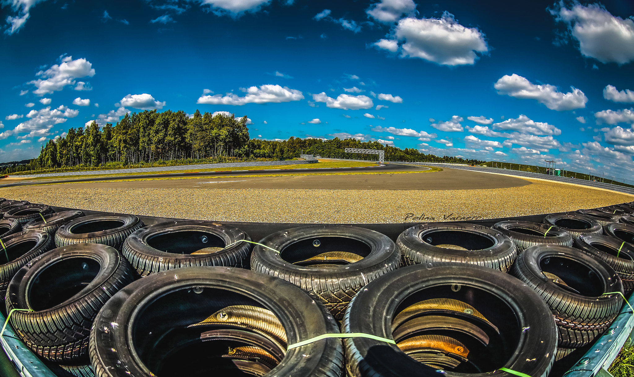 Canon EF 8-15mm F4L Fisheye USM sample photo. Trackracedays photography