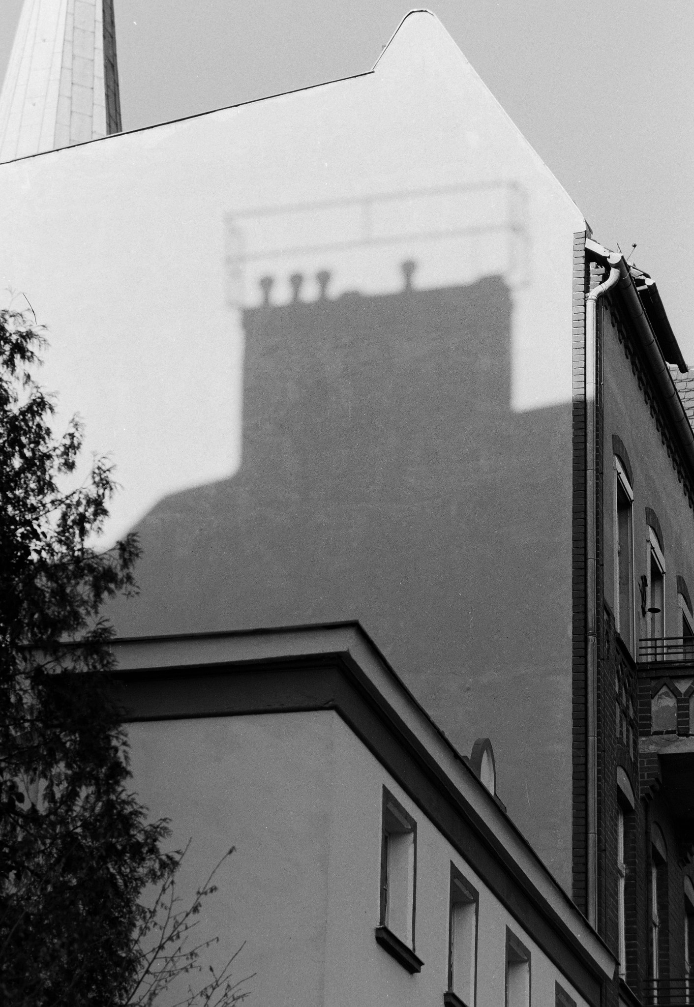 Pentax smc D-FA 50mm F2.8 Macro sample photo. Shadow on the wall photography