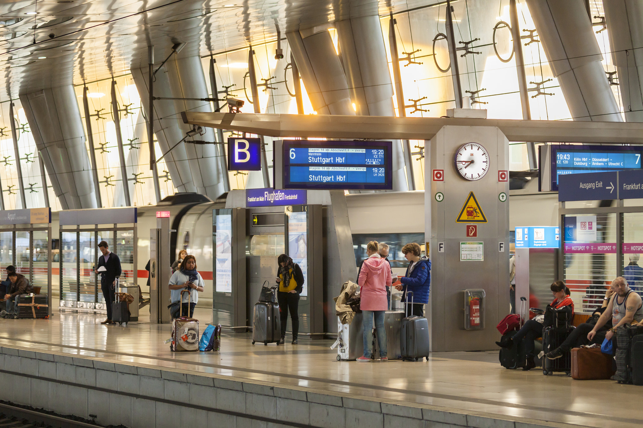 Canon EF 100-400mm F4.5-5.6L IS II USM sample photo. Frankfurt airport long distance train station photography