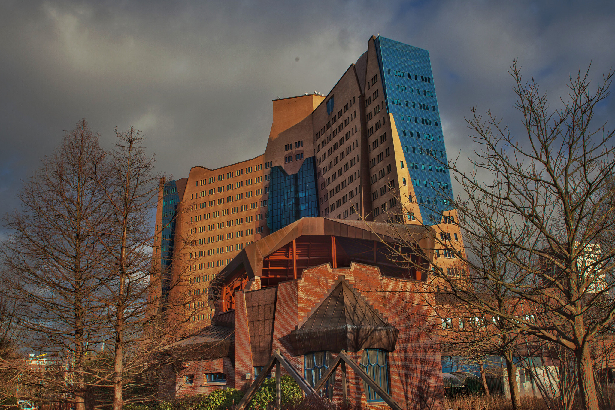 Canon EF 20-35mm F3.5-4.5 USM sample photo. Gasunie building, groningen, netherlands photography