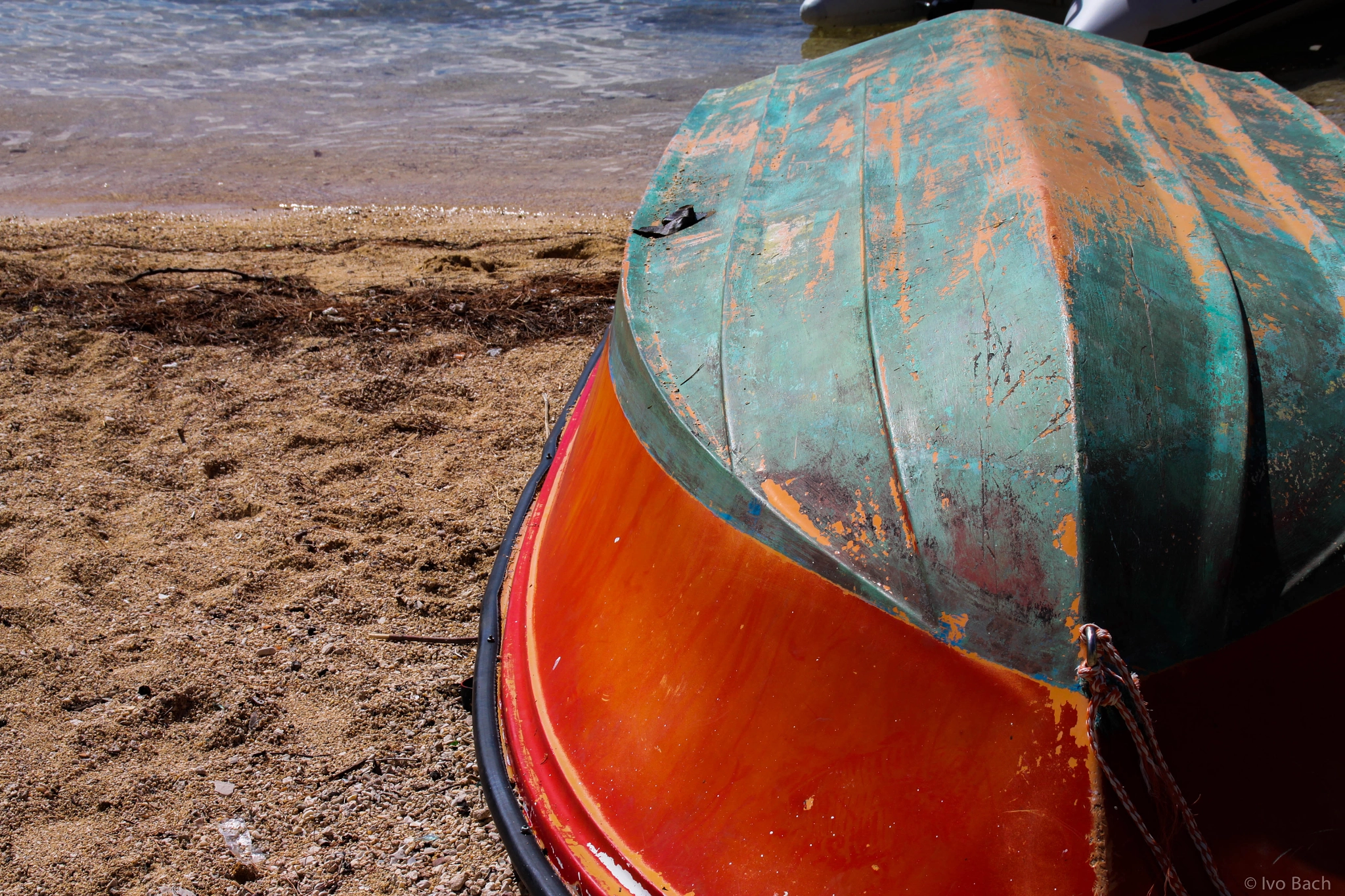 Canon EOS 500D (EOS Rebel T1i / EOS Kiss X3) sample photo. Boat on the beach photography