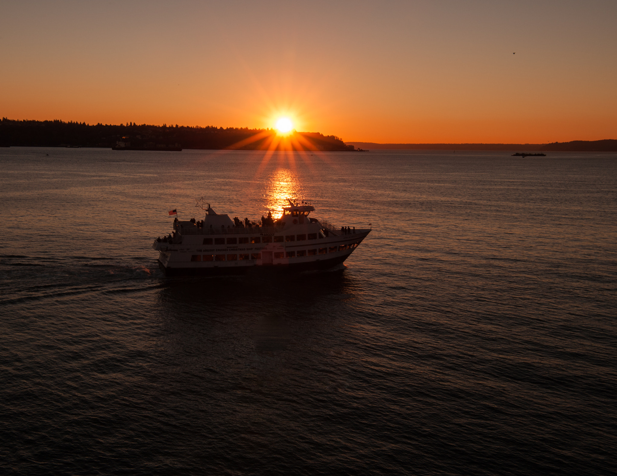 Nikon AF-S Nikkor 24-70mm F2.8E ED VR sample photo. Sunset on elliott bay 4 photography
