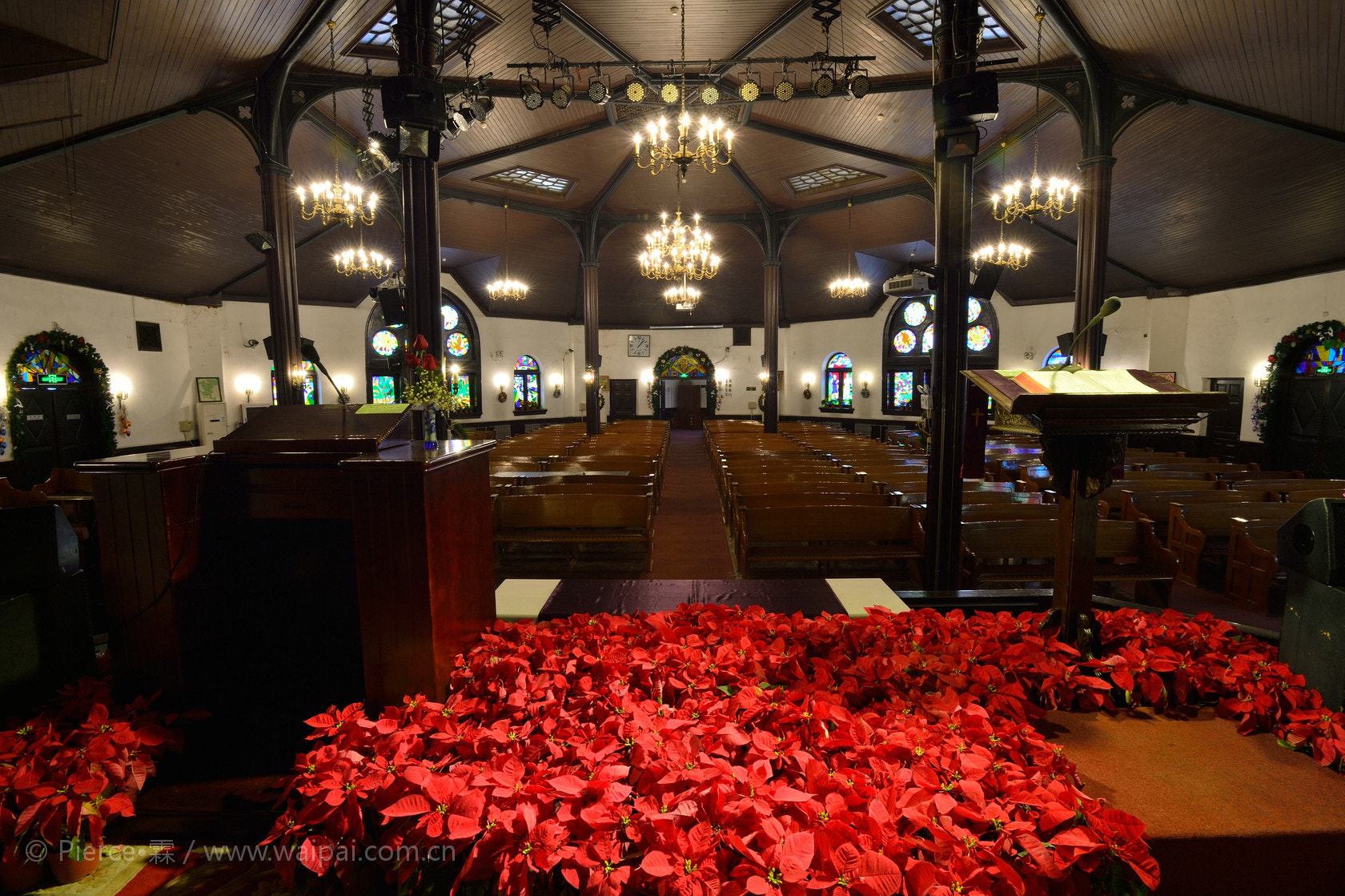 Nikon AF-S Nikkor 17-35mm F2.8D ED-IF sample photo.  穹顶之下  photography