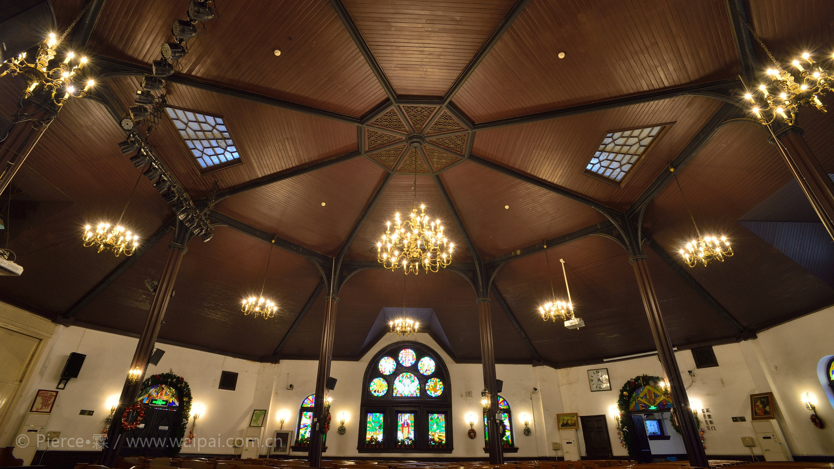 Nikon AF-S Nikkor 17-35mm F2.8D ED-IF sample photo.  穹顶之下  photography