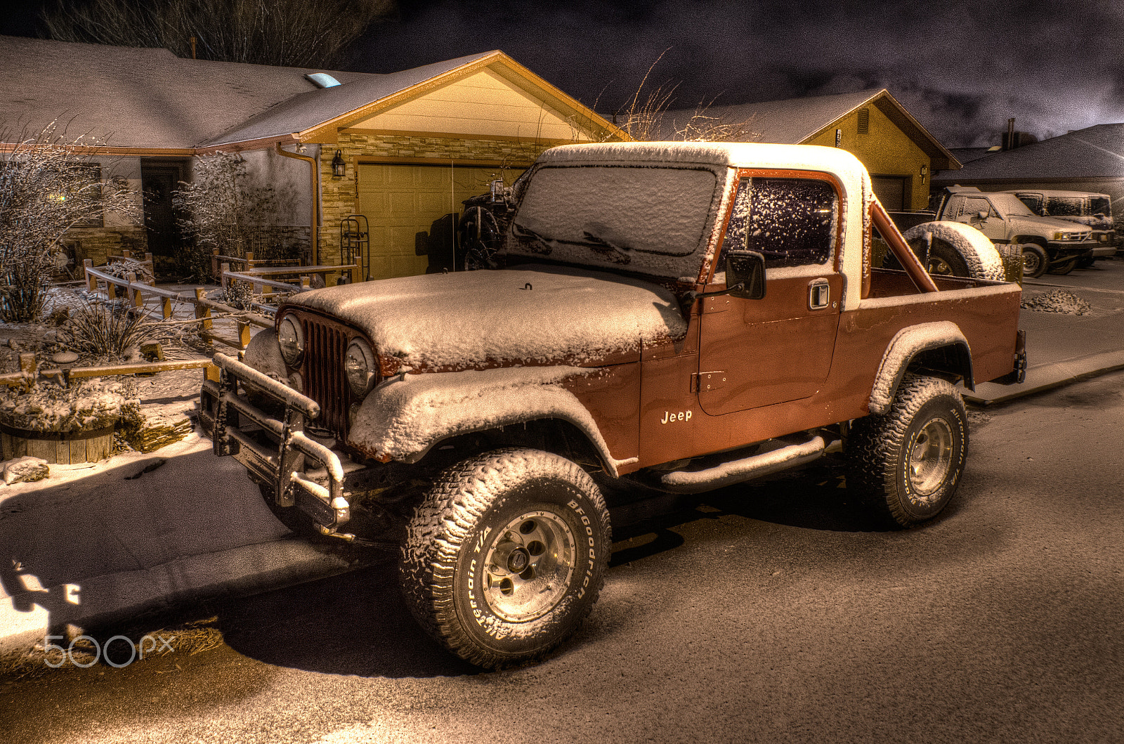 Nikon D7000 + AF Nikkor 20mm f/2.8 sample photo. Snowy jeep at night photography