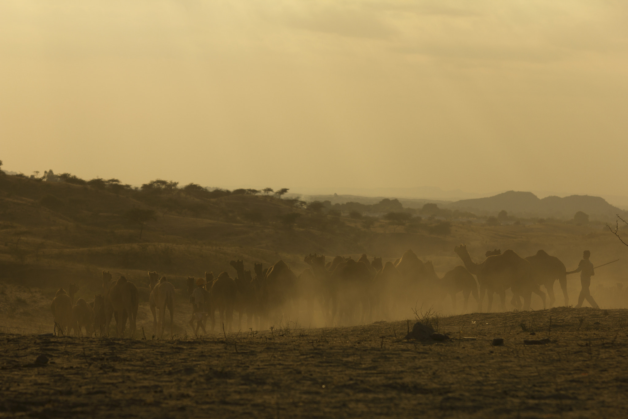 Sigma 70-200mm F2.8 EX DG OS HSM sample photo. Mountains and travellers photography
