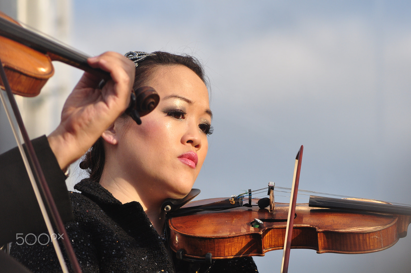 AF Zoom-Nikkor 70-300mm f/4-5.6D ED sample photo. Orchestral guitarist london philharmonic photography