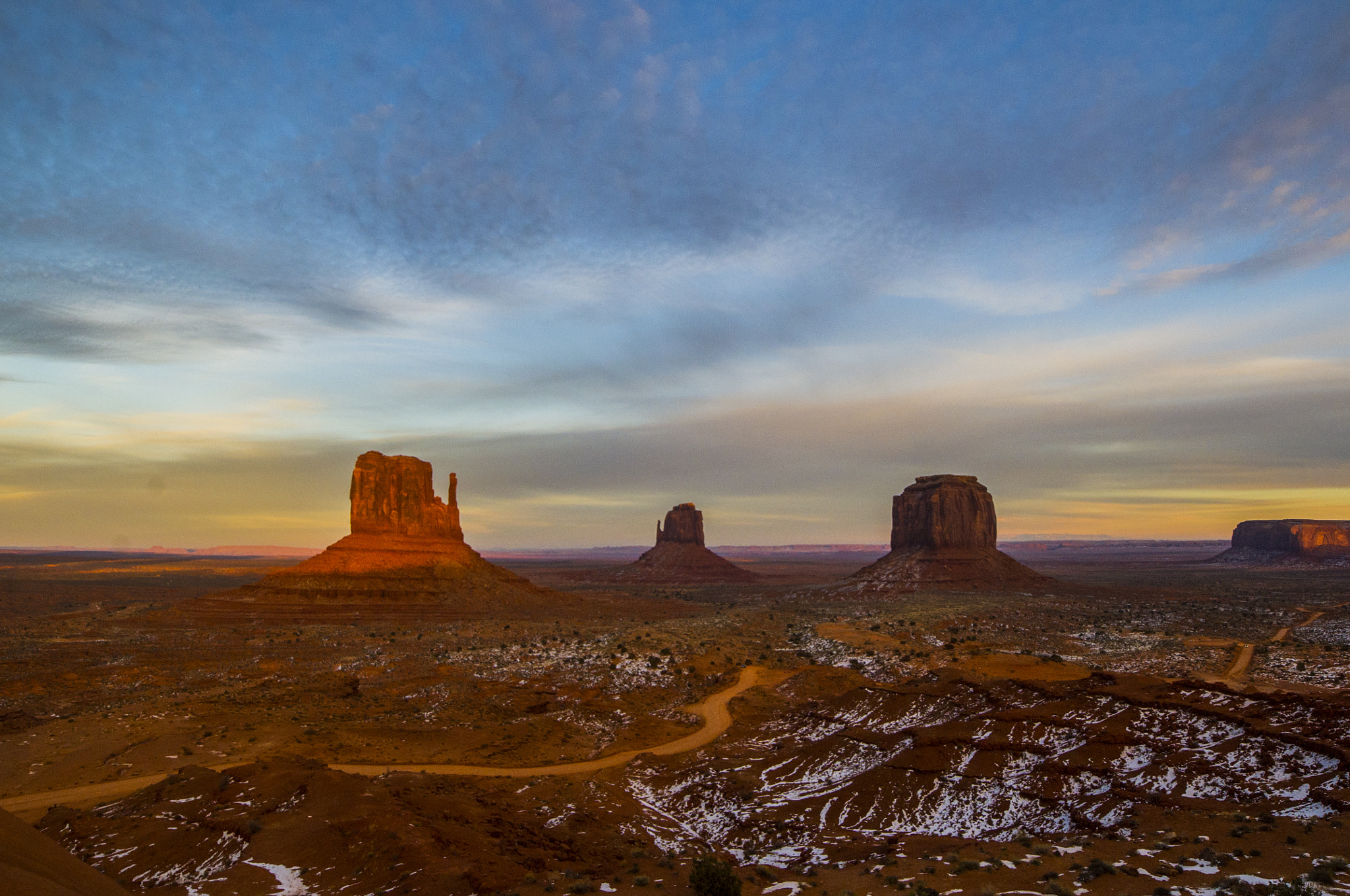 Pentax K-x sample photo. Sunset at monument valley photography