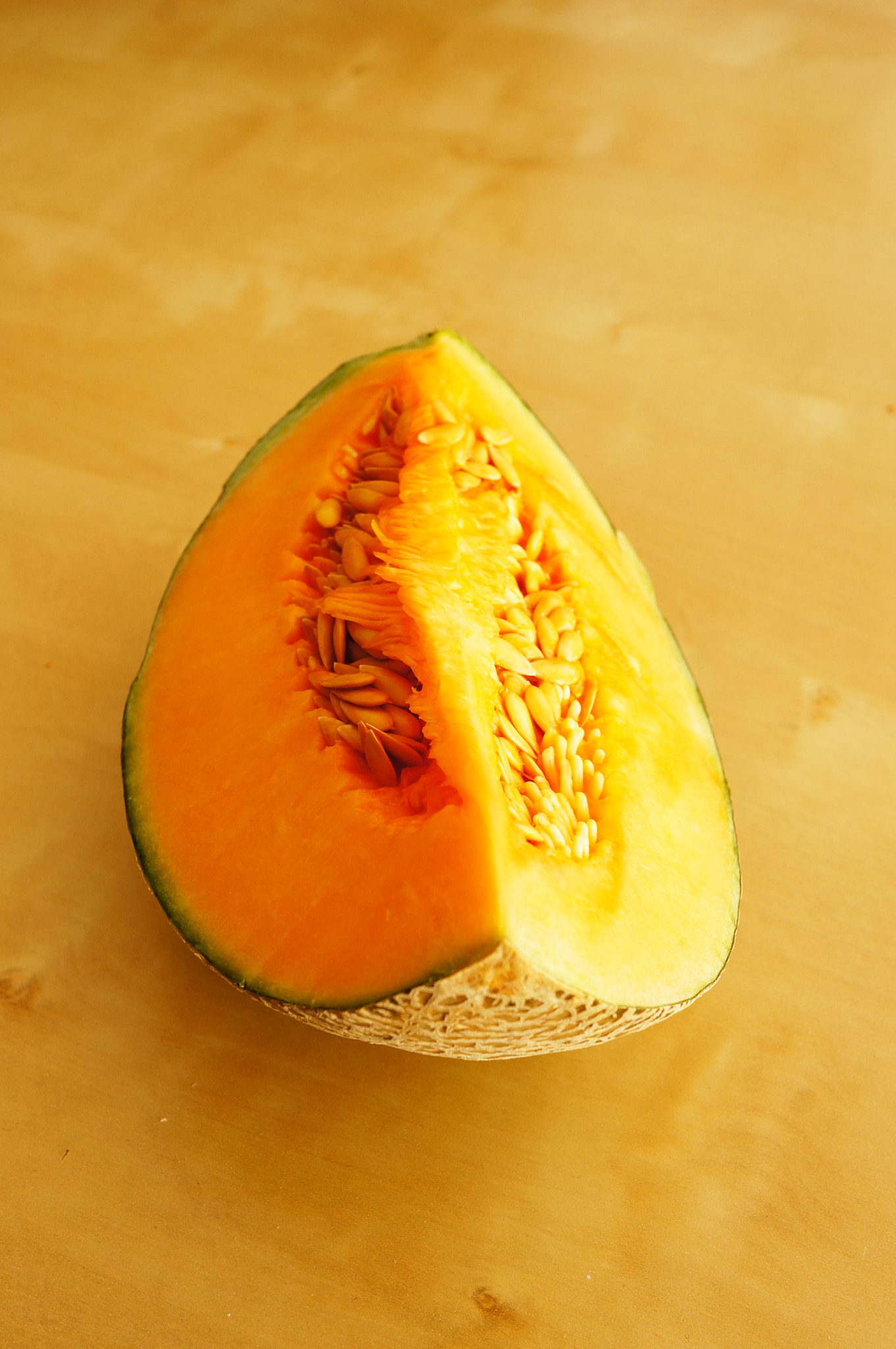 Sony Alpha NEX-5N + Sony E 30mm F3.5 Macro sample photo. Fresh melon photography