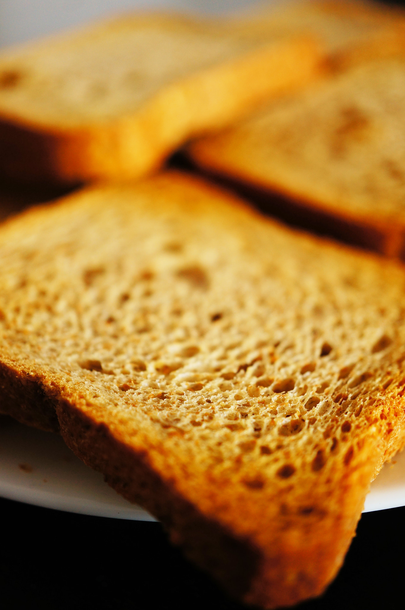 Sony Alpha NEX-5N + Sony E 30mm F3.5 Macro sample photo. Crisp bread photography