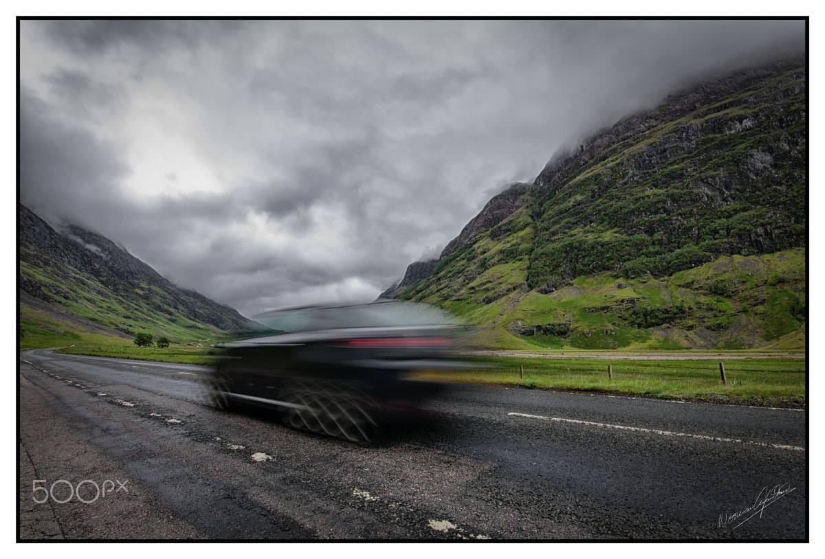 Sigma 12-24mm F4.5-5.6 EX DG Aspherical HSM sample photo. Car passing by photography