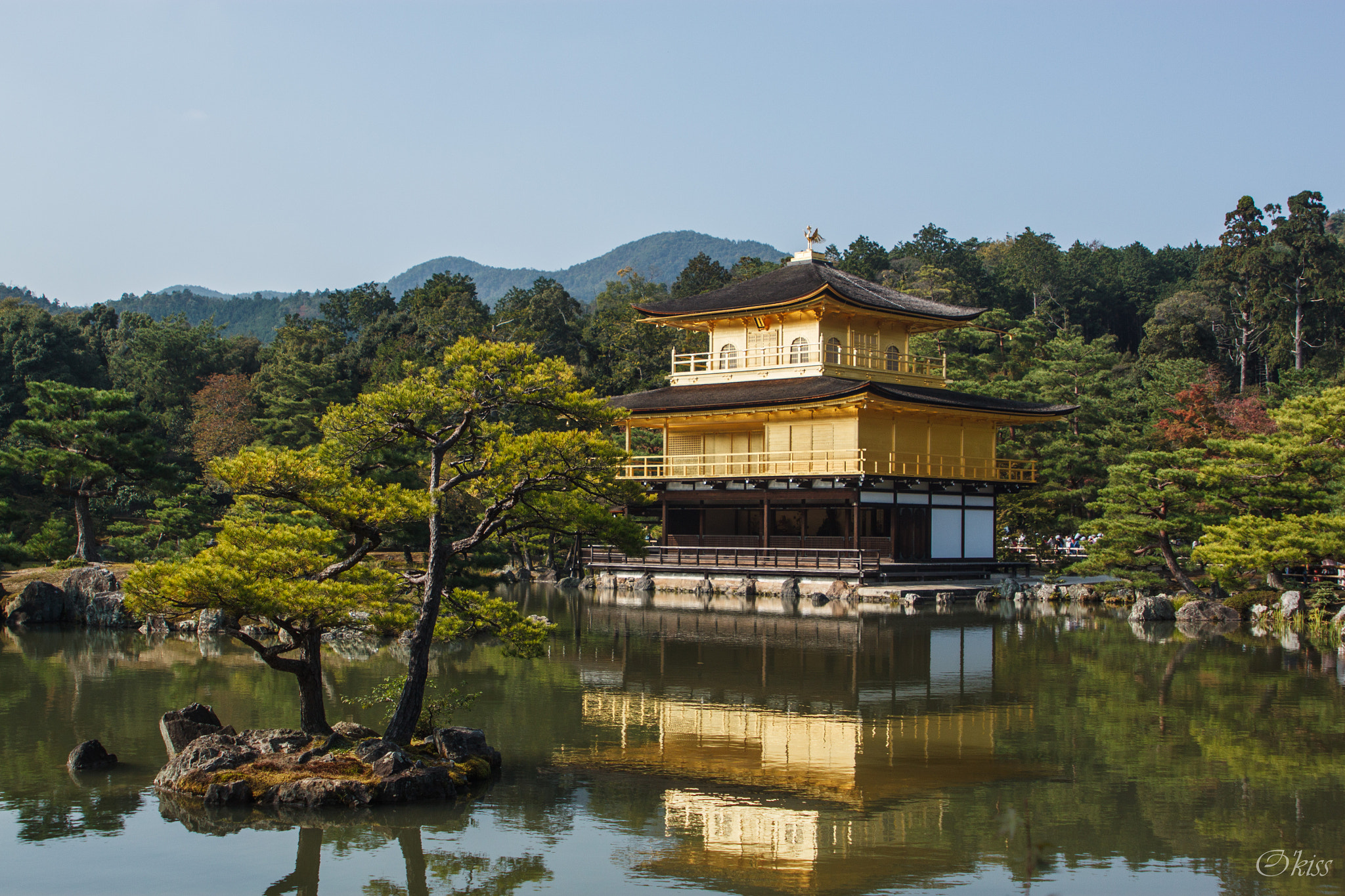 Canon EF 28-105mm f/3.5-4.5 USM sample photo. Golden pavilion photography