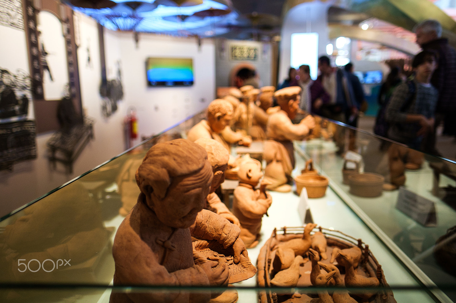 Fujifilm X-E1 + Fujifilm XF 16mm F1.4 R WR sample photo. Chinese statuettes - expo 2015 photography