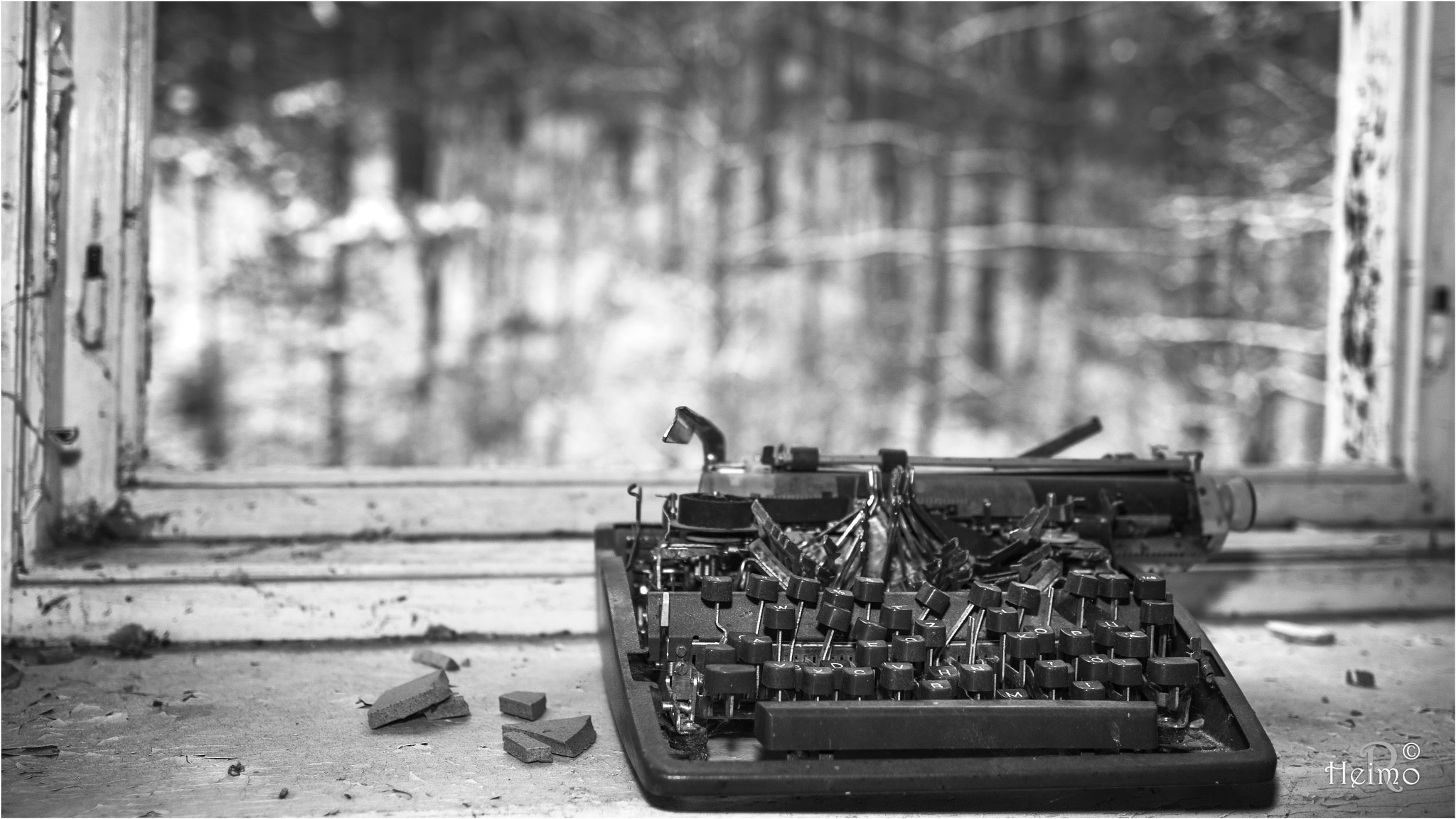 Canon EF 24mm F1.4L II USM sample photo. Typewriter photography