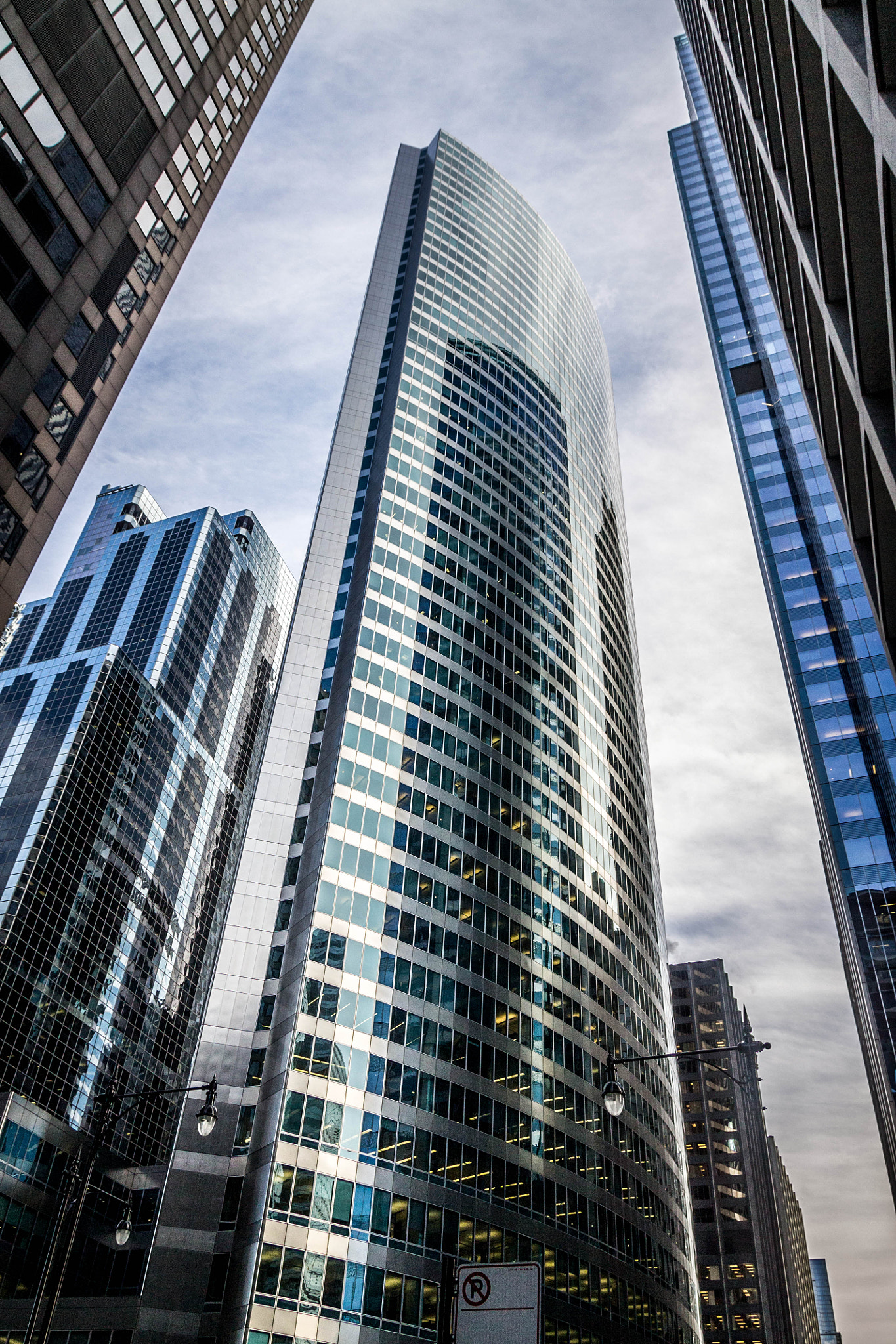 Sigma 17-70mm F2.8-4 DC Macro OS HSM sample photo. Chicago loop photography