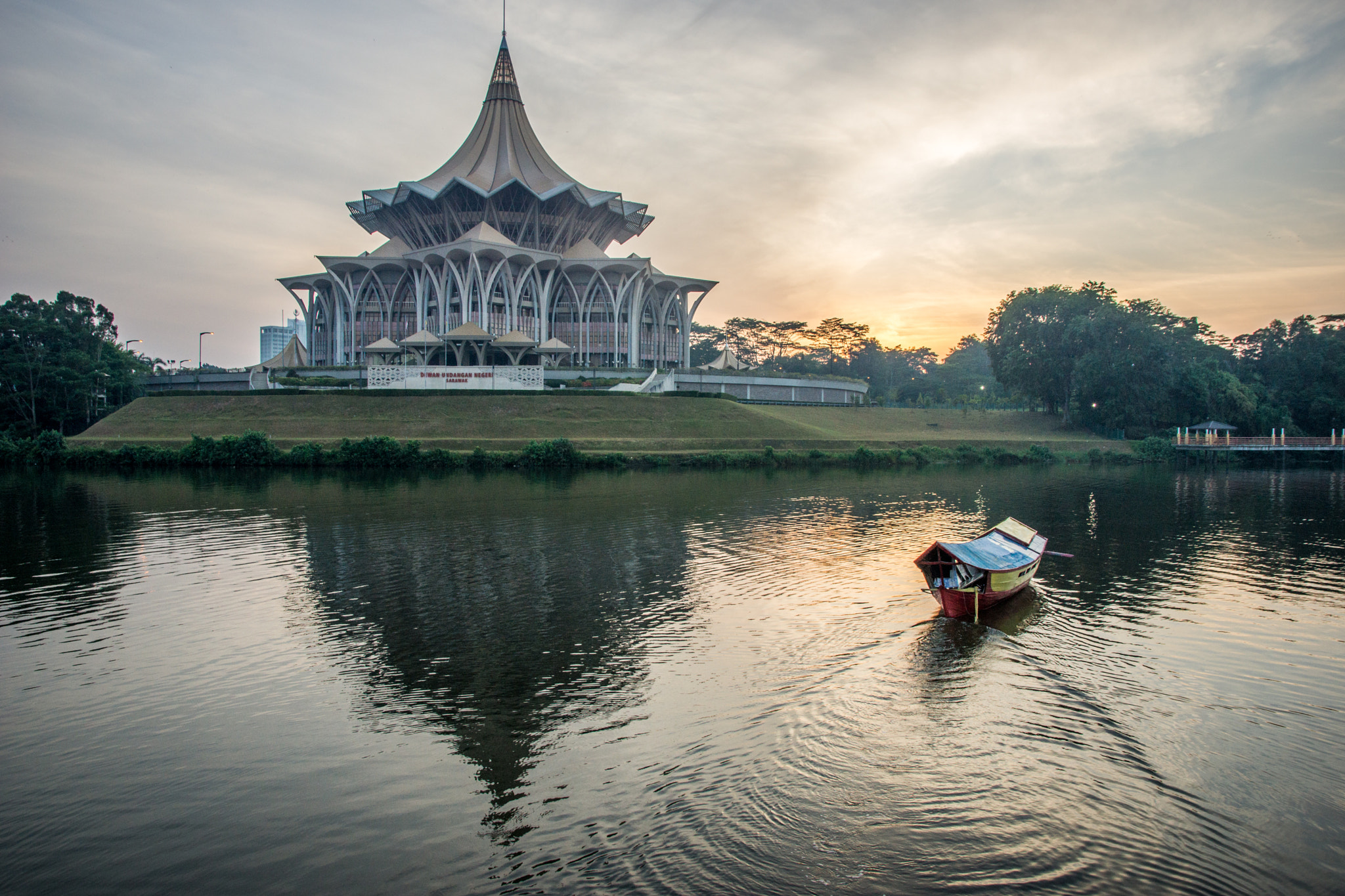 Sony SLT-A77 + 17-50mm F2.8 sample photo. Kuching sunrise photography