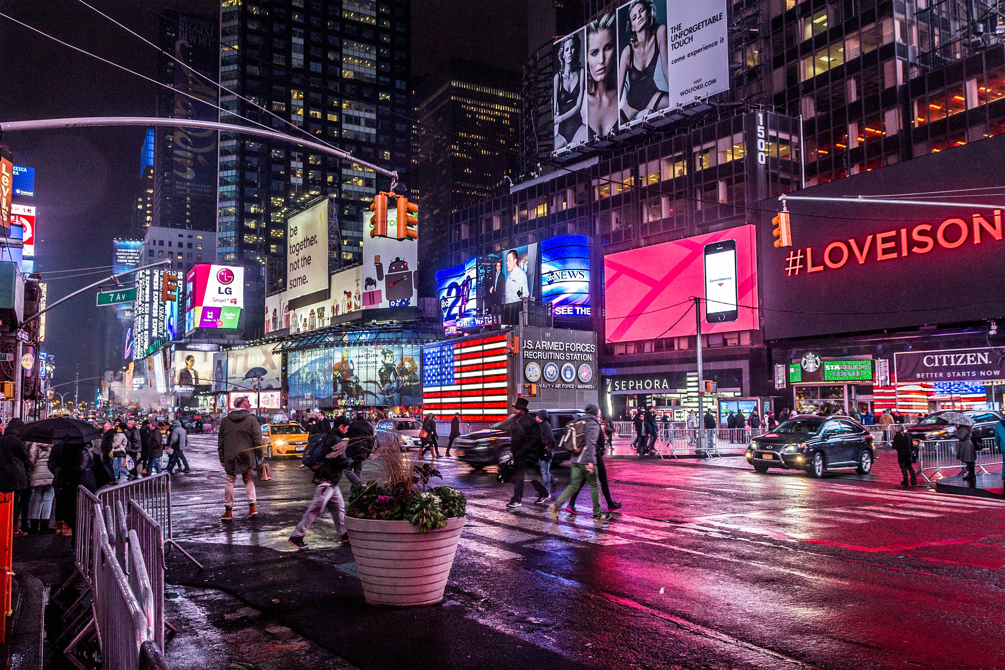 Sigma 17-70mm F2.8-4 DC Macro OS HSM sample photo. New york night photography