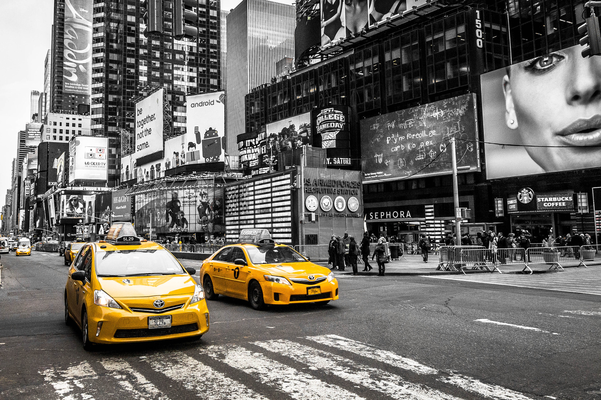 Sigma 17-70mm F2.8-4 DC Macro OS HSM sample photo. B/w times square photography