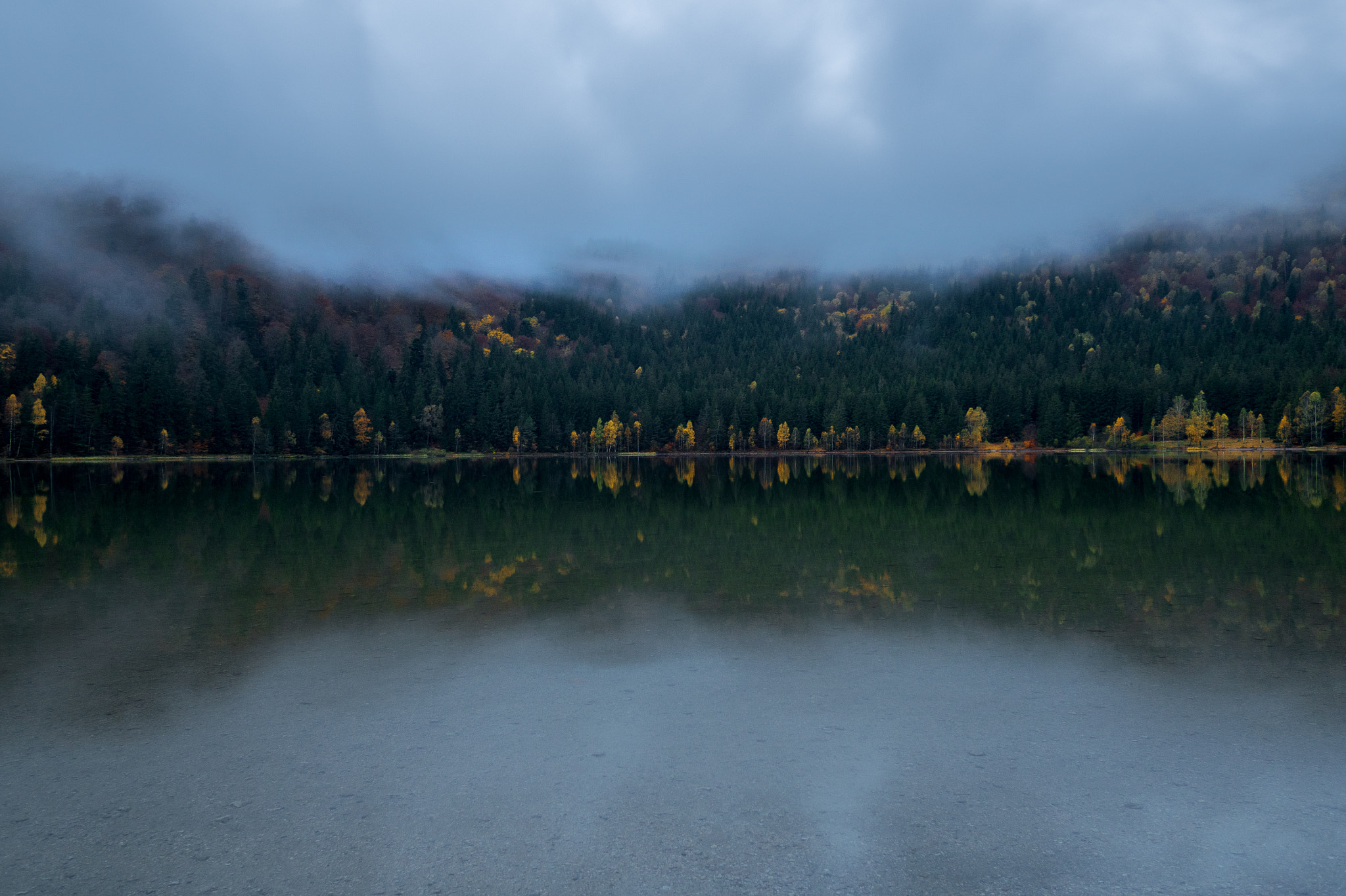 Olympus OM-D E-M1 + Panasonic Lumix G 14mm F2.5 ASPH sample photo. Vanishing lake photography