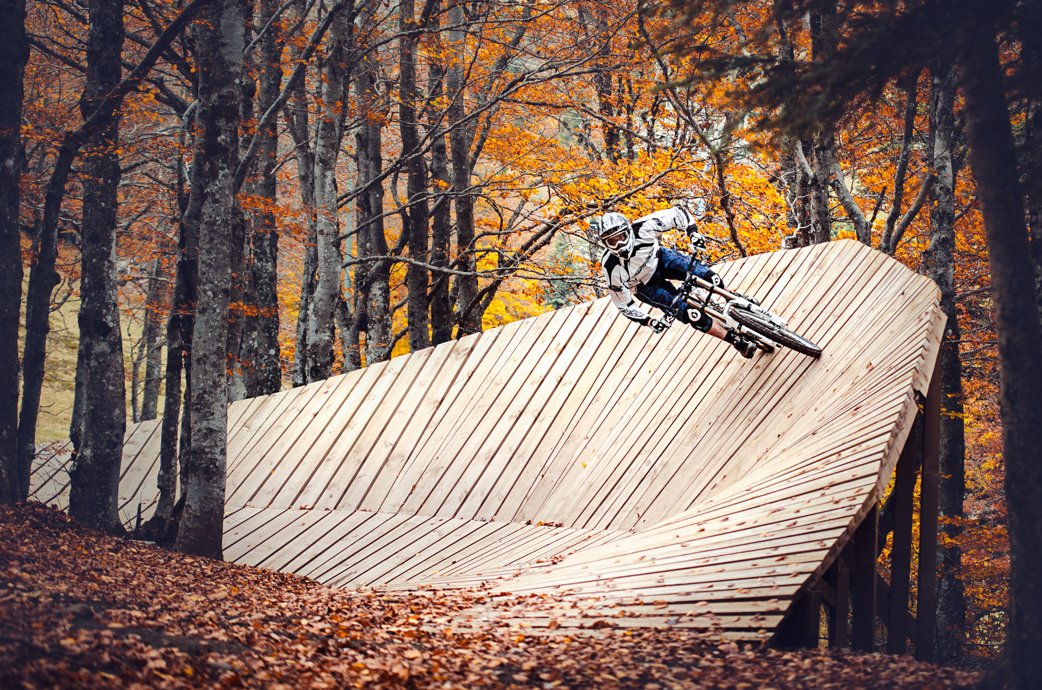 Sigma 50-150mm F2.8 EX APO DC HSM II sample photo. Mountain bike dh photography